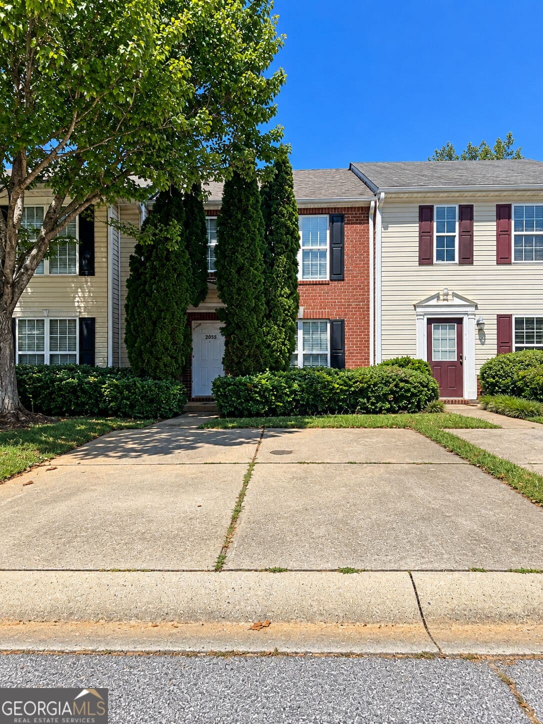 3 bedroom, 2.5 bathroom, 1,416 sq ft townhouse for sale at 2055 Grove Way, Hampton, GA 30228