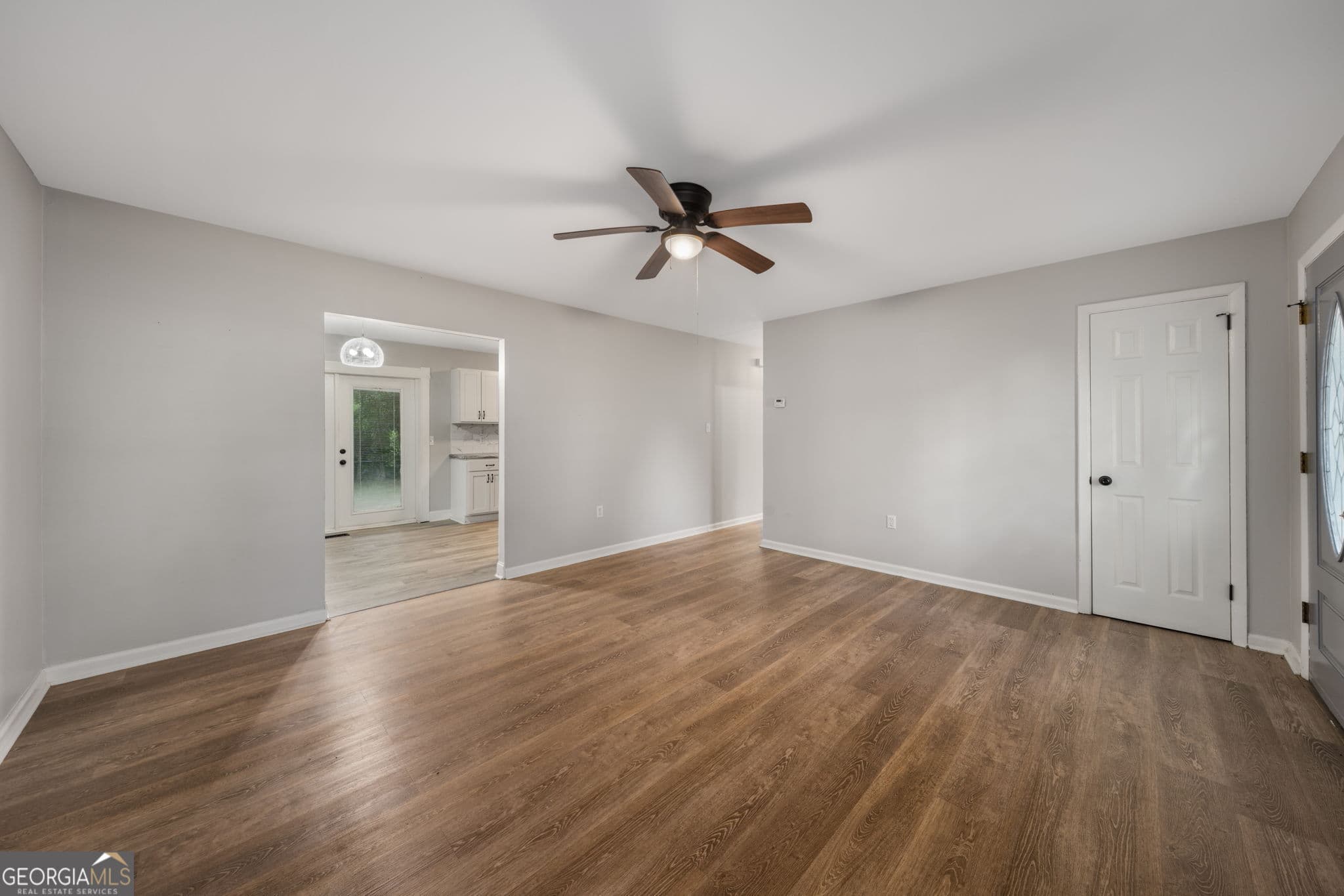3 bedroom, 1.5 bathroom, 1,352 sq ft single family residence for sale at 114 Karen Drive, Warner Robins, GA 31088 — photo 6