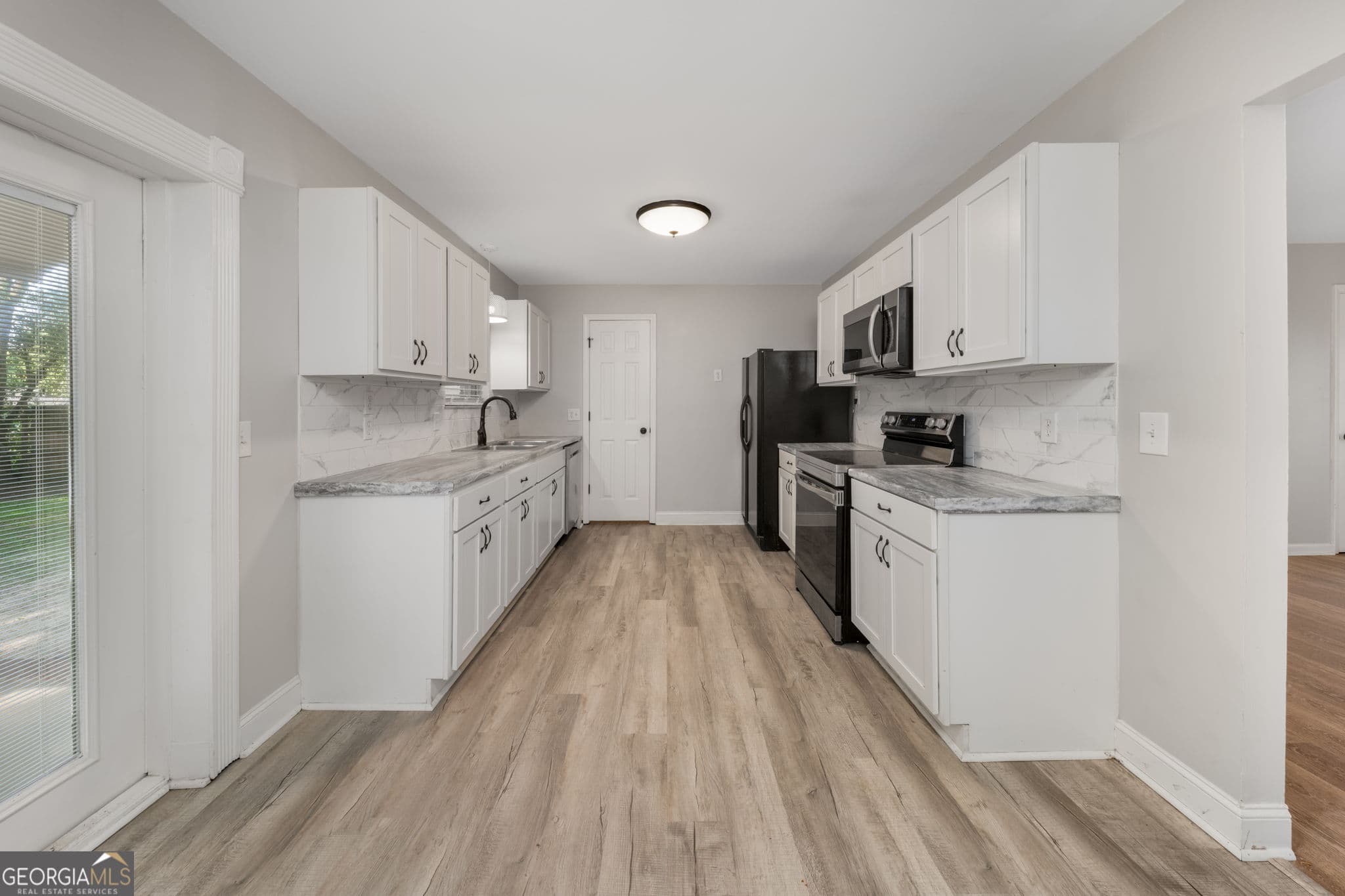 3 bedroom, 1.5 bathroom, 1,352 sq ft single family residence for sale at 114 Karen Drive, Warner Robins, GA 31088 — photo 7
