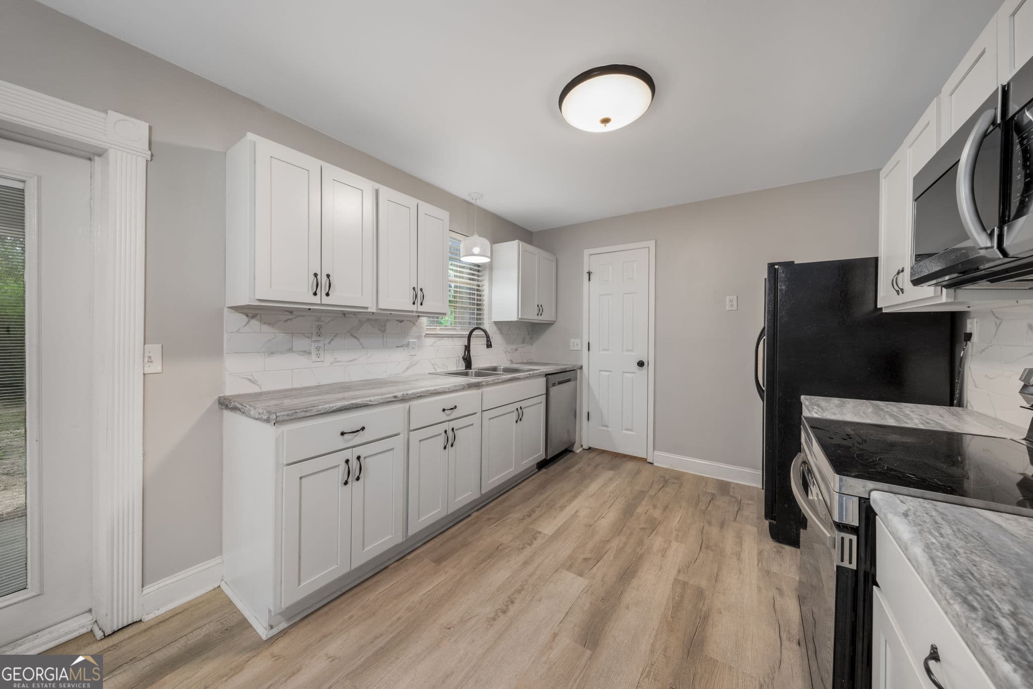 3 bedroom, 1.5 bathroom, 1,352 sq ft single family residence for sale at 114 Karen Drive, Warner Robins, GA 31088 — photo 8