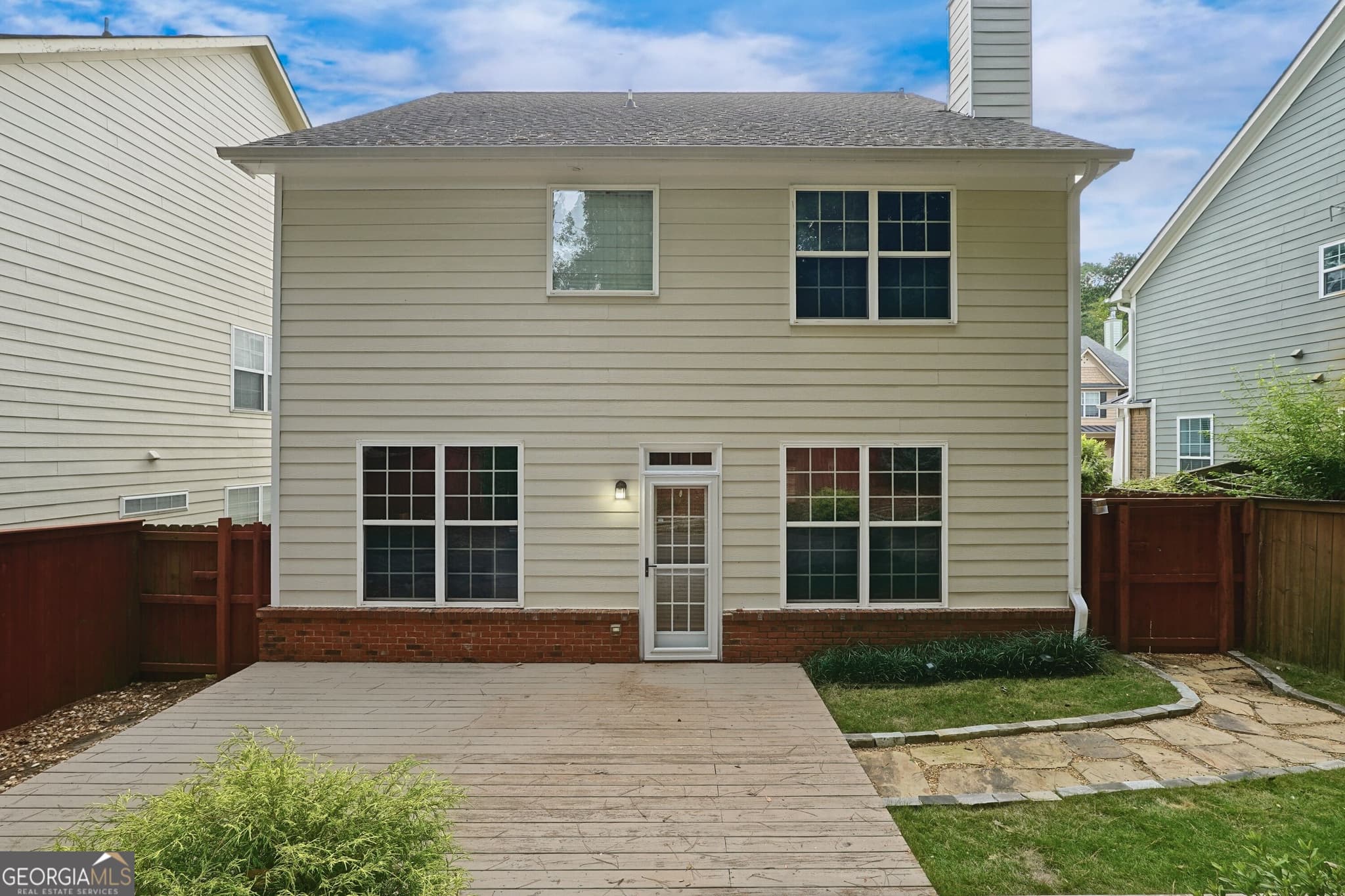 3 bedroom, 2.5 bathroom, 1,764 sq ft single family residence for sale at 5659 Chatham Circle, Norcross, GA 30071 — photo 5