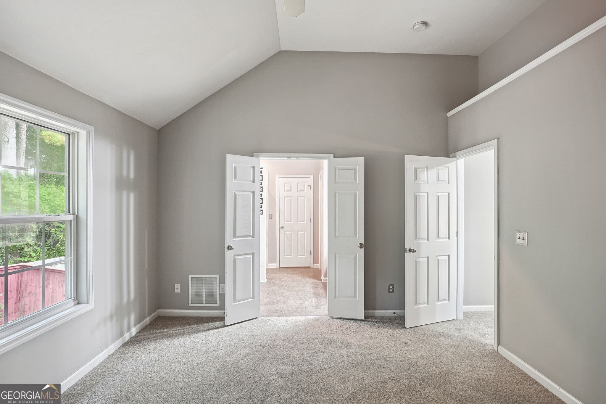 3 bedroom, 2.5 bathroom, 1,764 sq ft single family residence for sale at 5659 Chatham Circle, Norcross, GA 30071 — photo 4