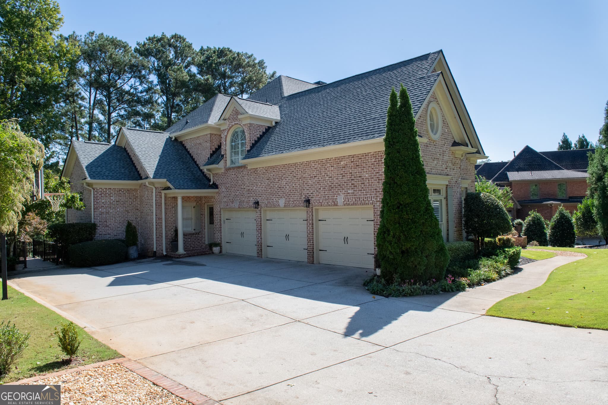 5 bedroom, 5.5 bathroom, 4,419 sq ft single family residence for sale at 2155 Wood Falls Drive, Cumming, GA 30041 — photo 6