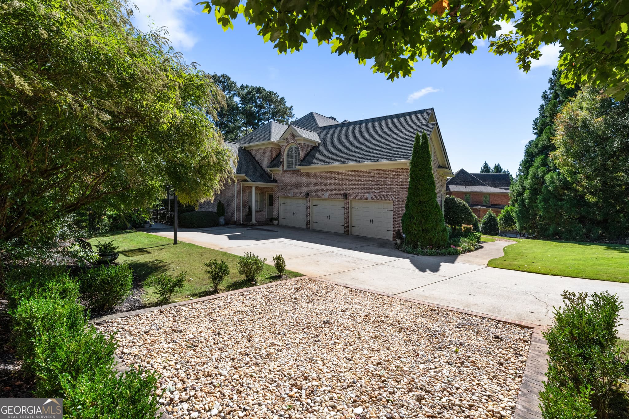 5 bedroom, 5.5 bathroom, 4,419 sq ft single family residence for sale at 2155 Wood Falls Drive, Cumming, GA 30041 — photo 7