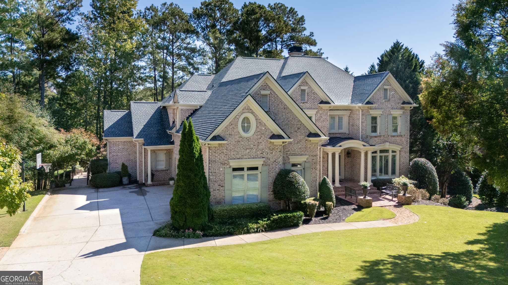 5 bedroom, 5.5 bathroom, 4,419 sq ft single family residence for sale at 2155 Wood Falls Drive, Cumming, GA 30041 — photo 5