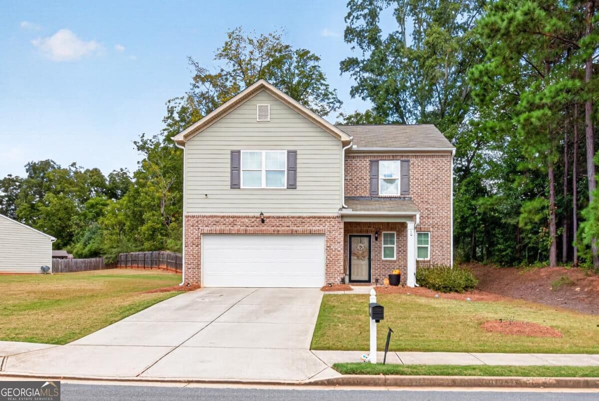 4 bedroom, 2.5 bathroom, 1,870 sq ft single family residence for sale at 10 Natalie Court, Covington, GA 30016