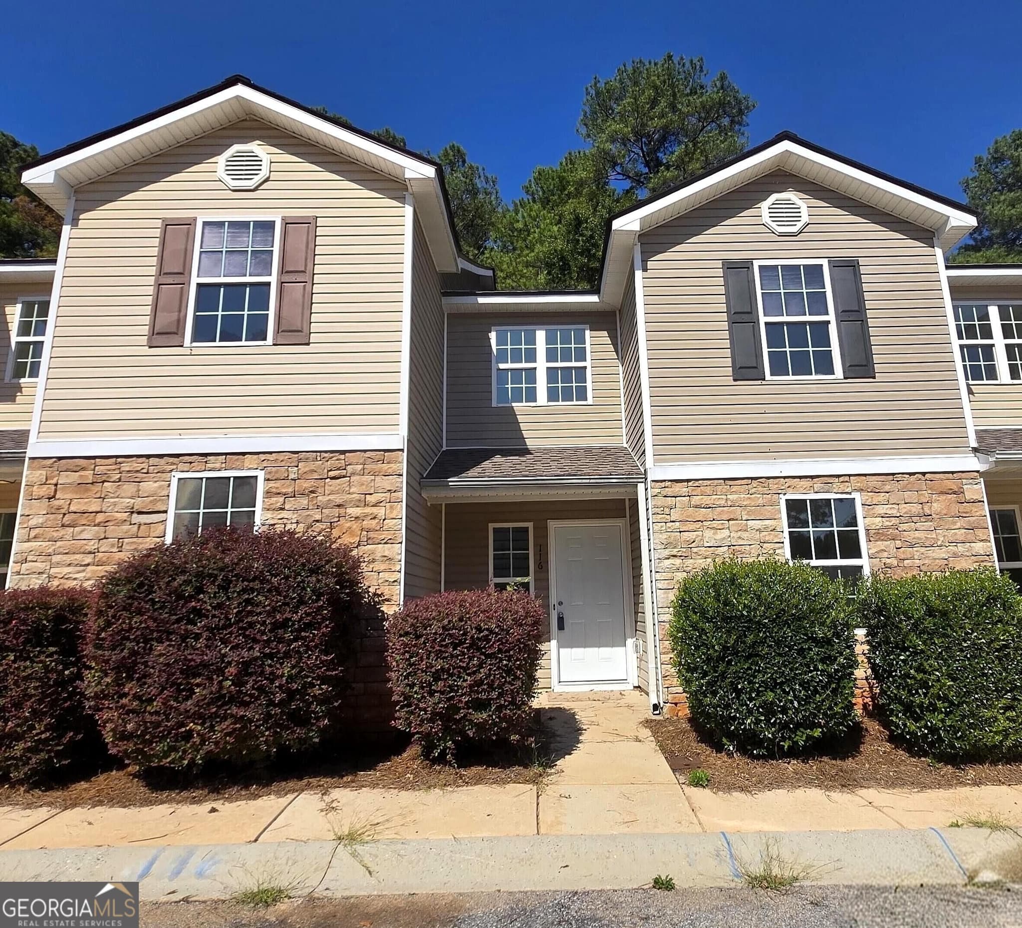 4 bedroom, 3 bathroom, 1,624 sq ft townhouse for rent at 116 Heritage Way, Jackson, GA 30233 for $1,700 a month