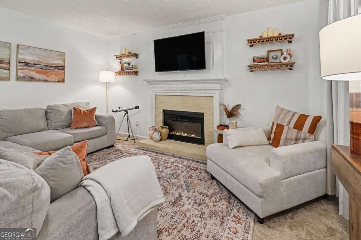 4 bedroom, 2.5 bathroom, 2,188 sq ft single family residence for sale at 2795 Da Vinci Boulevard, Decatur, GA 30034 — photo 3