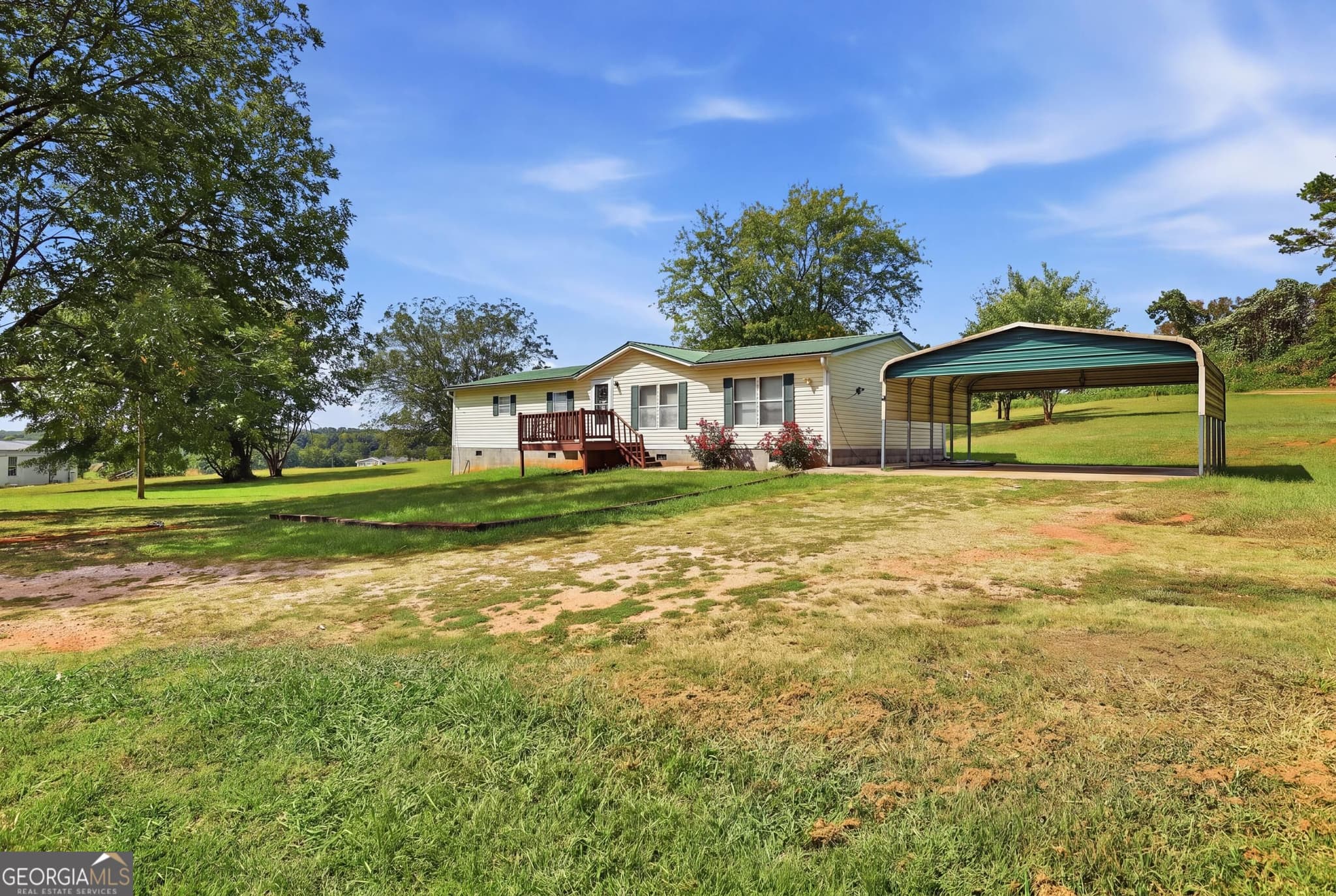 3 bedroom, 2 bathroom, 1,680 sq ft manufactured home,single family residence for sale at 217 Combs Avenue, Martin, GA 30557 — photo 1 of 47