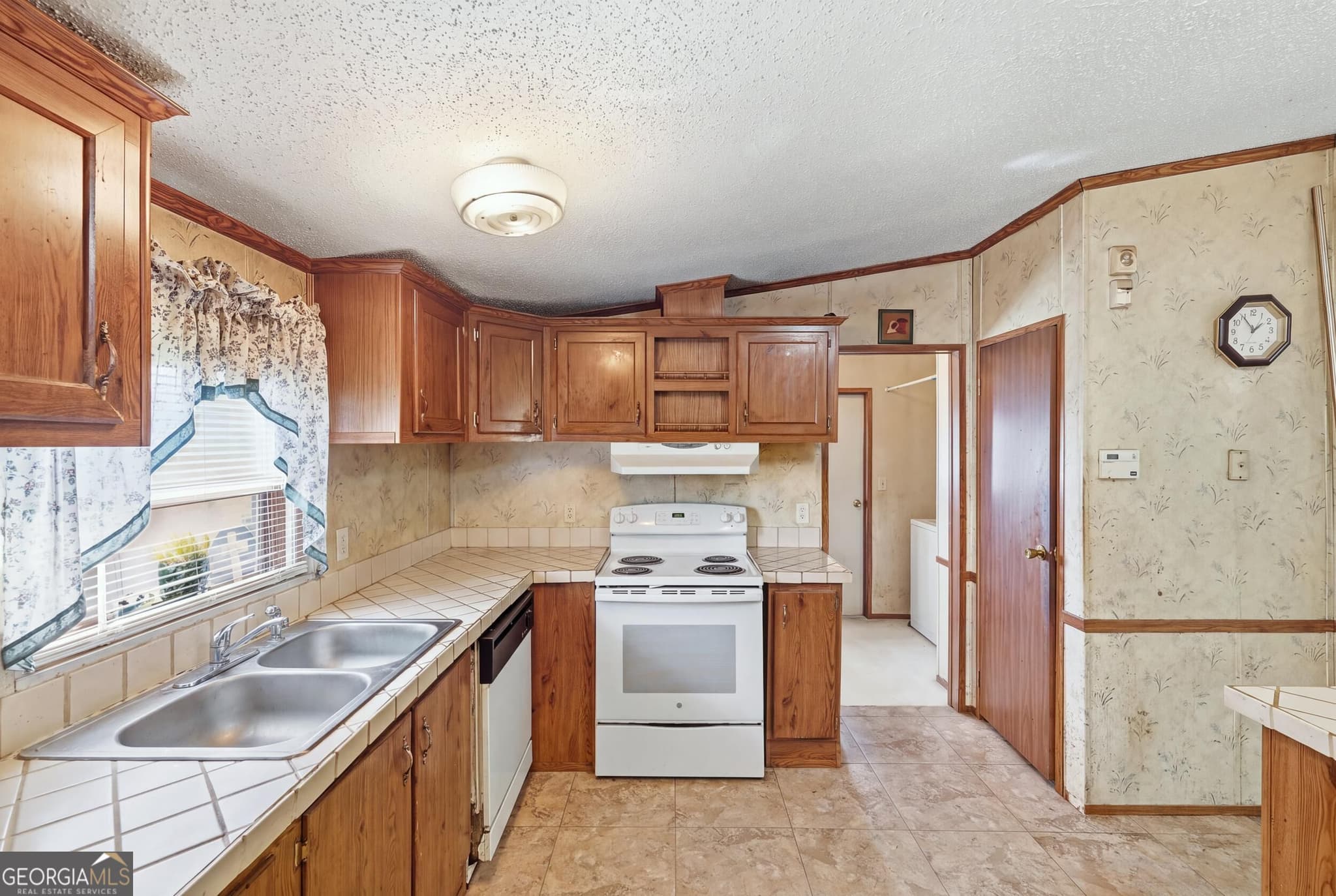 3 bedroom, 2 bathroom, 1,680 sq ft manufactured home,single family residence for sale at 217 Combs Avenue, Martin, GA 30557 — photo 10