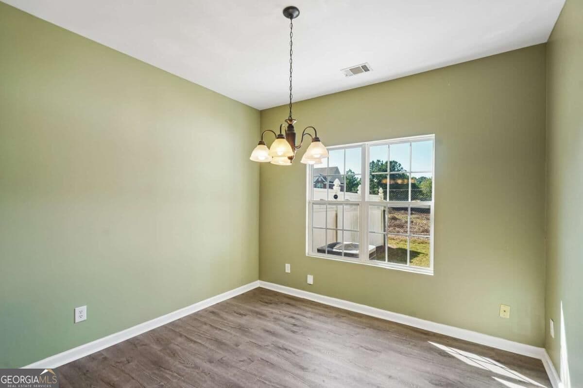 3 bedroom, 2.5 bathroom, 1,836 sq ft townhouse for sale at 322 Village Drive, Loganville, GA 30052 — photo 7