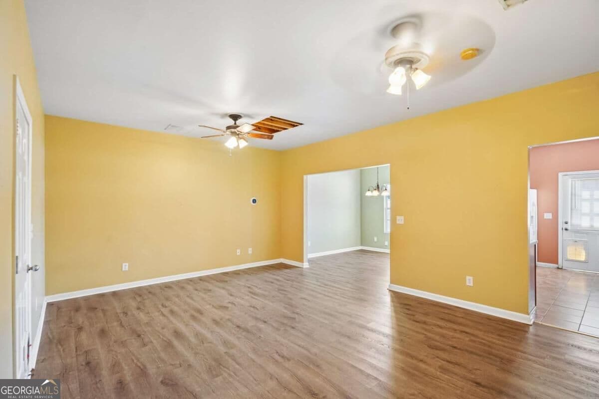 3 bedroom, 2.5 bathroom, 1,836 sq ft townhouse for sale at 322 Village Drive, Loganville, GA 30052 — photo 3