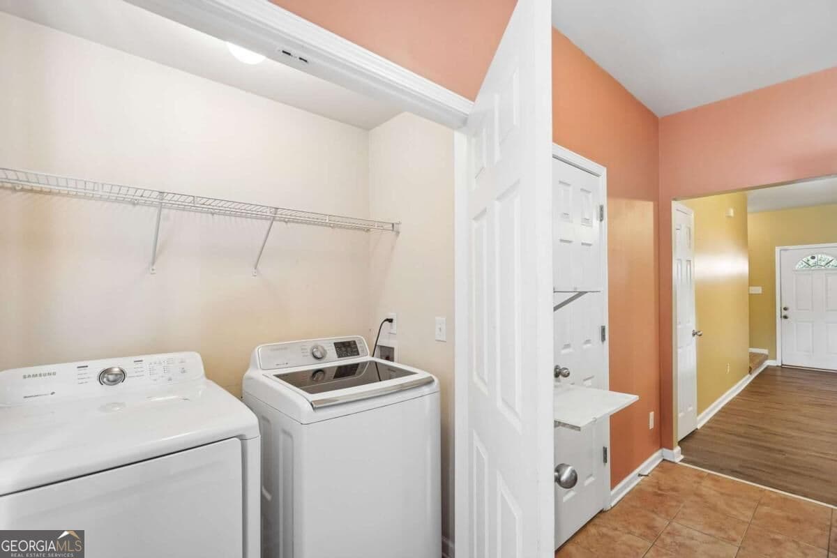 3 bedroom, 2.5 bathroom, 1,836 sq ft townhouse for sale at 322 Village Drive, Loganville, GA 30052 — photo 10
