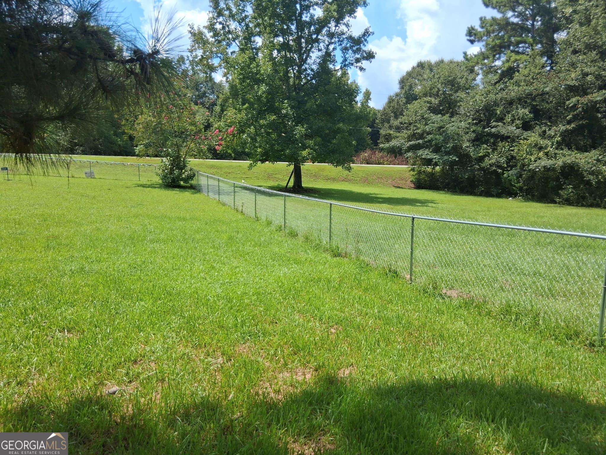 2 bedroom, 2 bathroom, 1,402 sq ft single family residence for sale at 265 Hickman Road, Forsyth, GA 31029 — photo 3