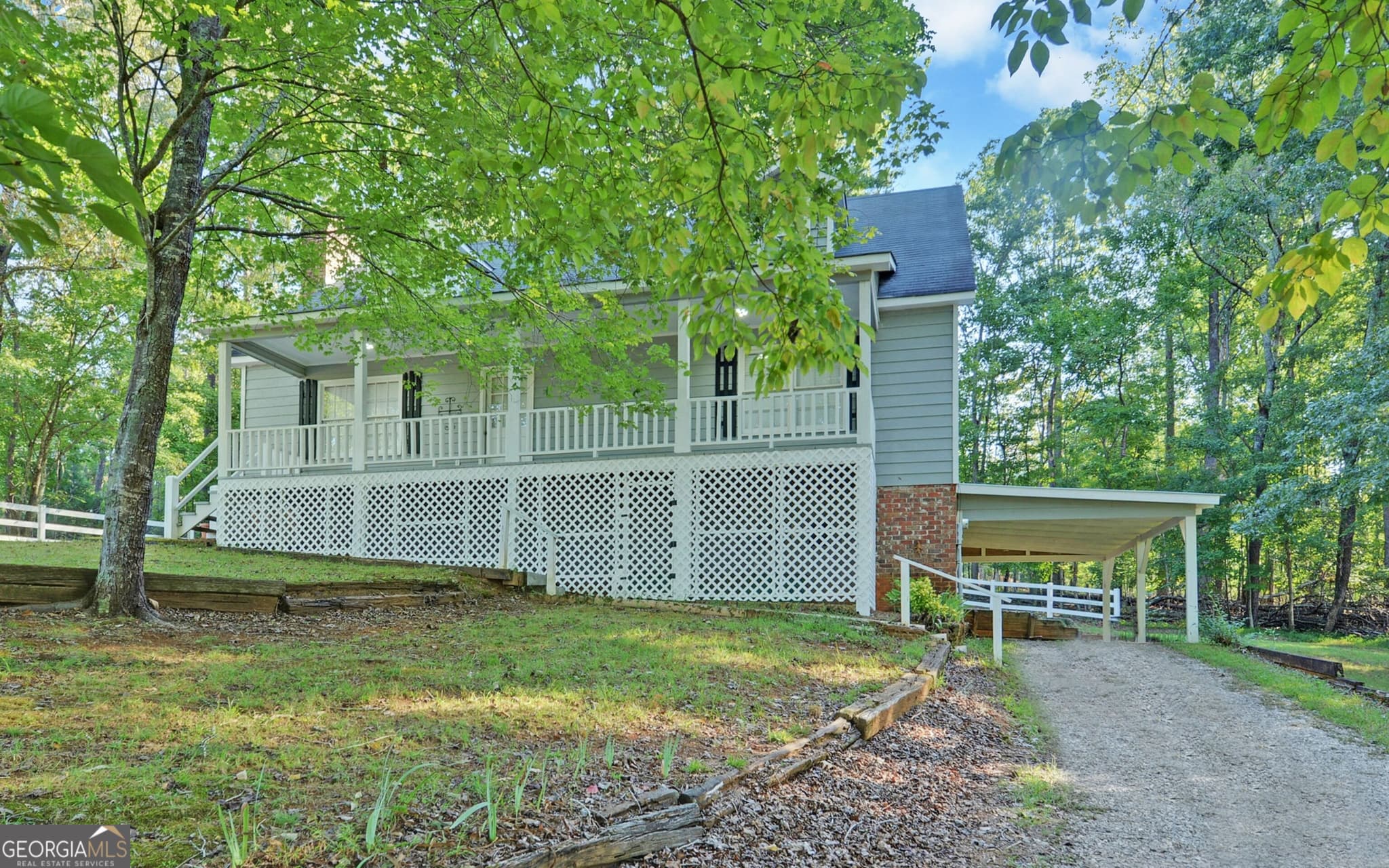 3 bedroom, 2.5 bathroom, 1,670 sq ft single family residence for sale at 338 Kings Bridge Way, Clarkesville, GA 30523 — photo 6