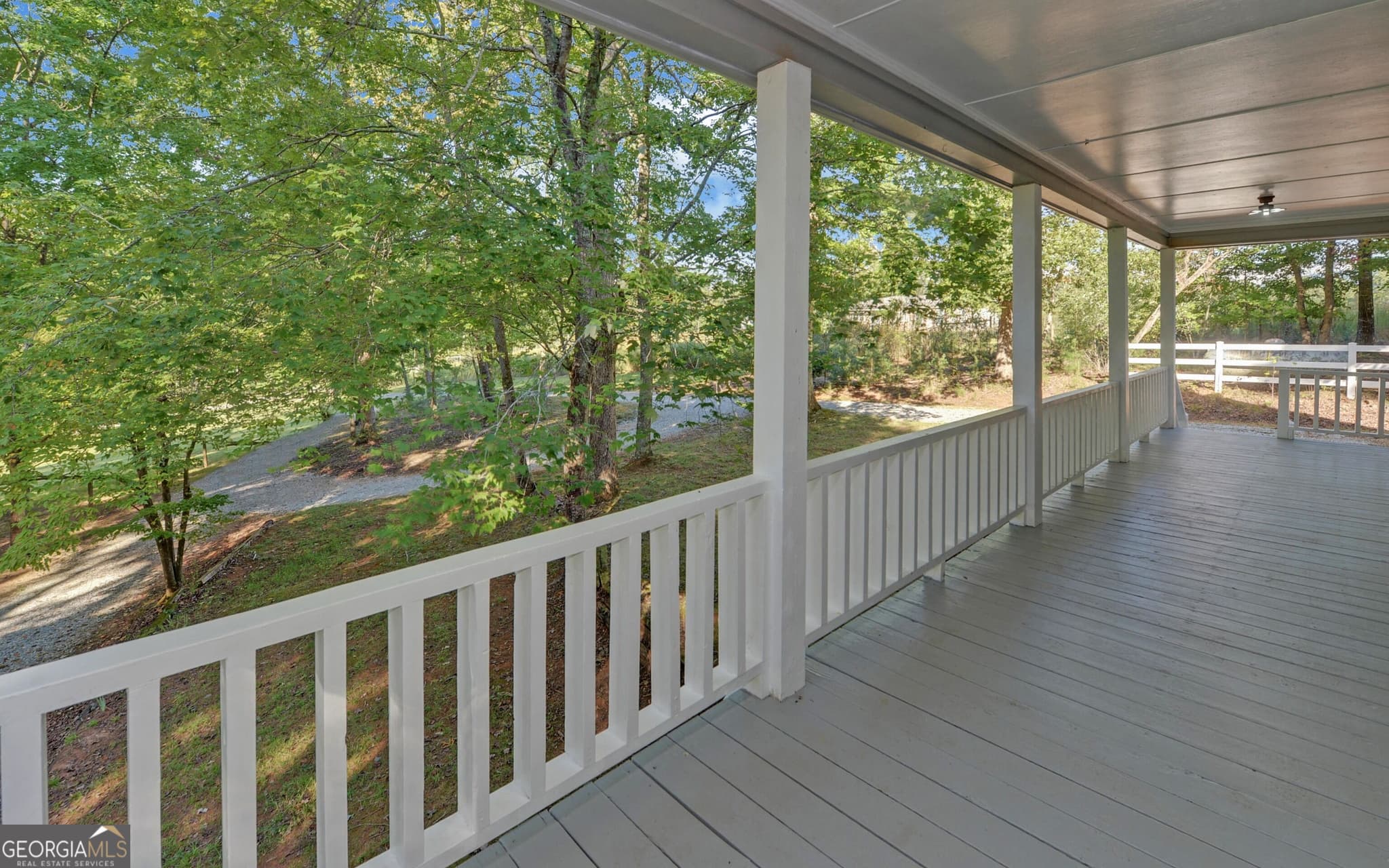 3 bedroom, 2.5 bathroom, 1,670 sq ft single family residence for sale at 338 Kings Bridge Way, Clarkesville, GA 30523 — photo 3