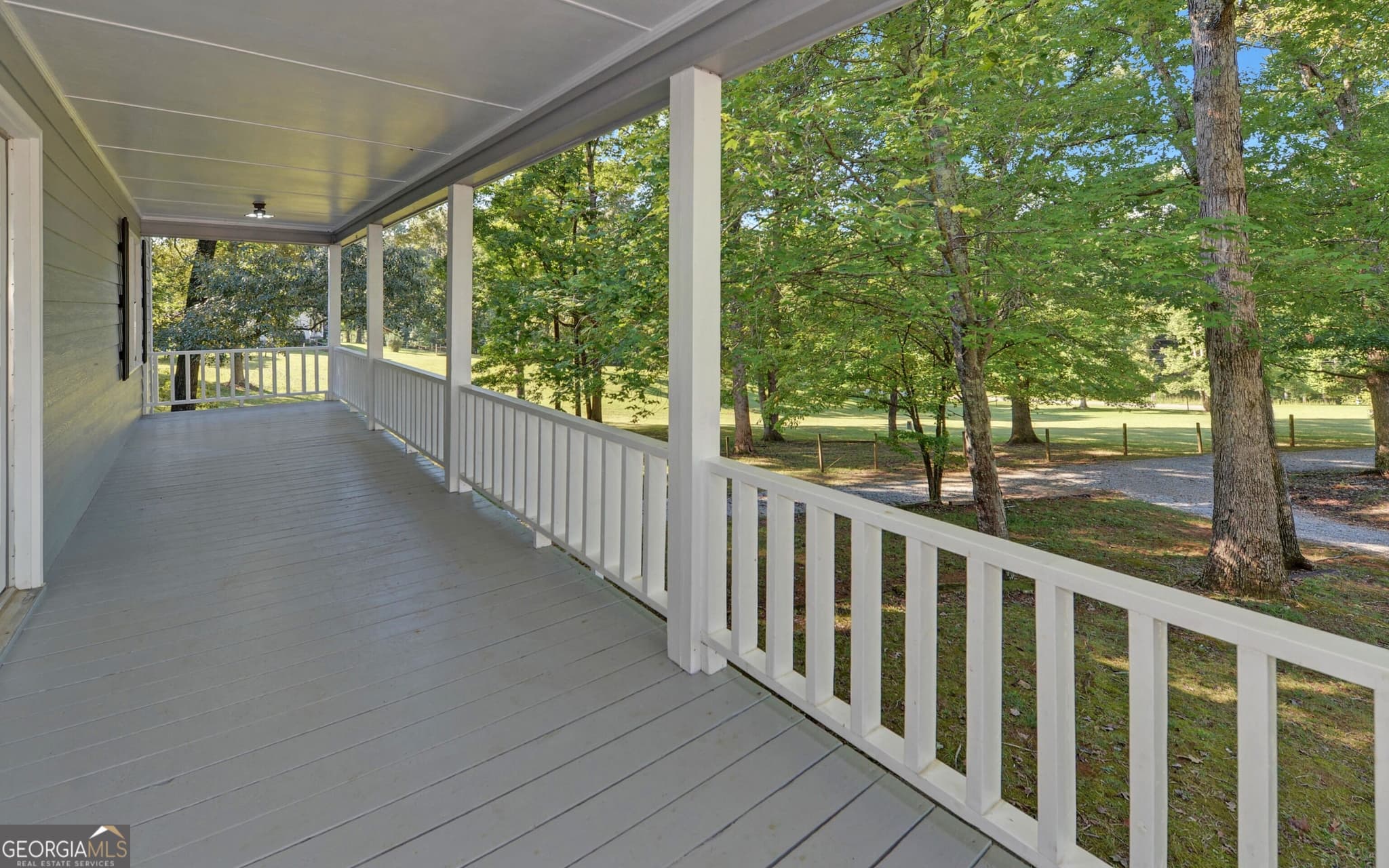 3 bedroom, 2.5 bathroom, 1,670 sq ft single family residence for sale at 338 Kings Bridge Way, Clarkesville, GA 30523 — photo 4