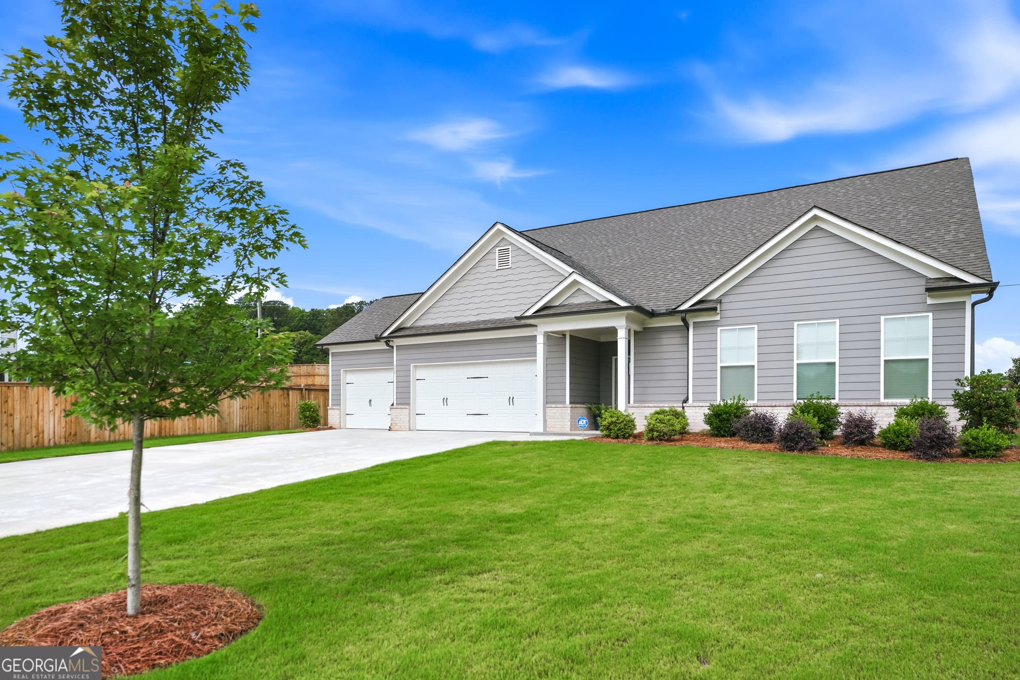 4 bedroom, 3 bathroom, 2,517 sq ft single family residence for sale at 155 Cherokee Rose Lane, Hoschton, GA 30548 — photo 3