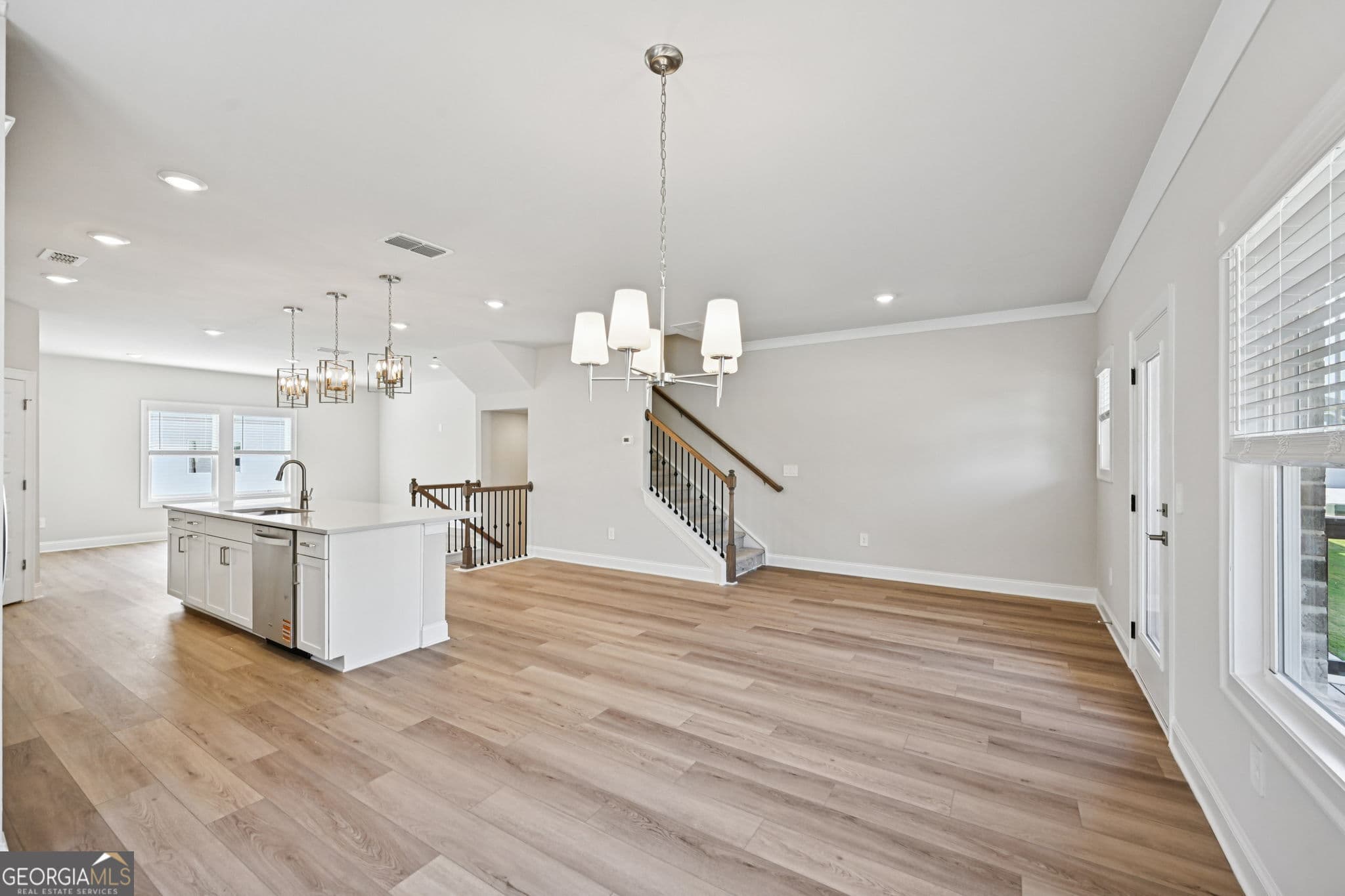 4 bedroom, 3.5 bathroom, 2,247 sq ft townhouse for sale at 435 Elise Way, Lawrenceville, GA 30045 — photo 9