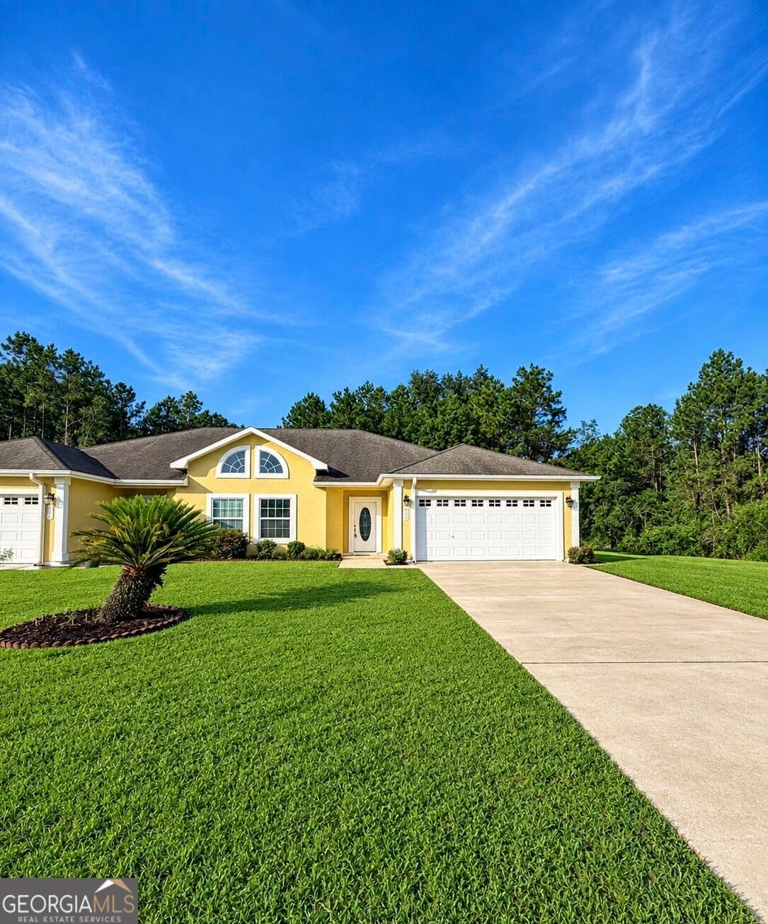 3 bedroom, 2 bathroom, 1,586 sq ft duplex for rent at 200 Royal Palms Avenue, Kingsland, GA 31548 for $1,590 a month — photo 1 of 1