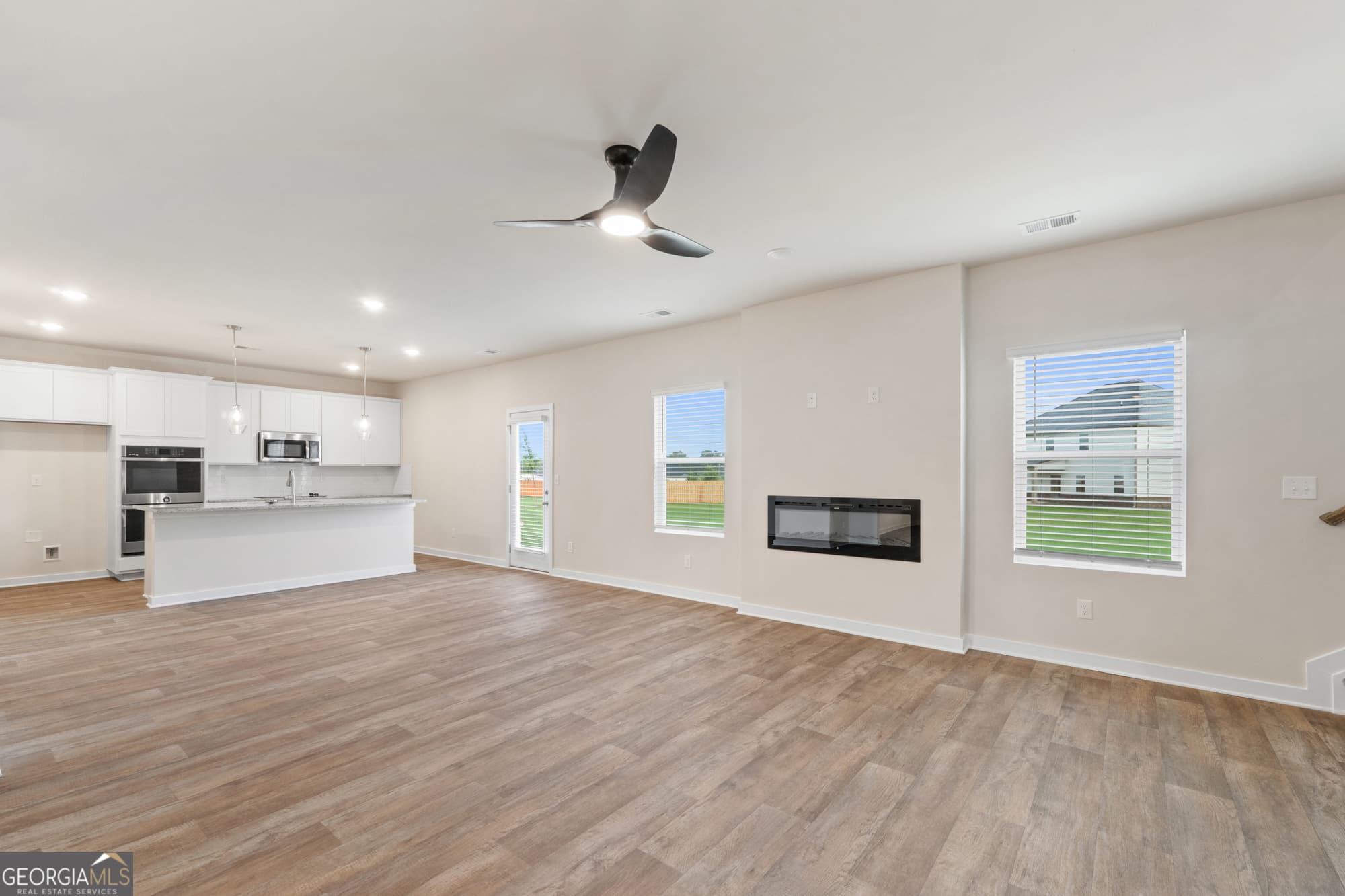 4 bedroom, 3 bathroom, 2,700 sq ft single family residence for sale at 719 Coneflower Way, Mcdonough, GA 30253 — photo 7