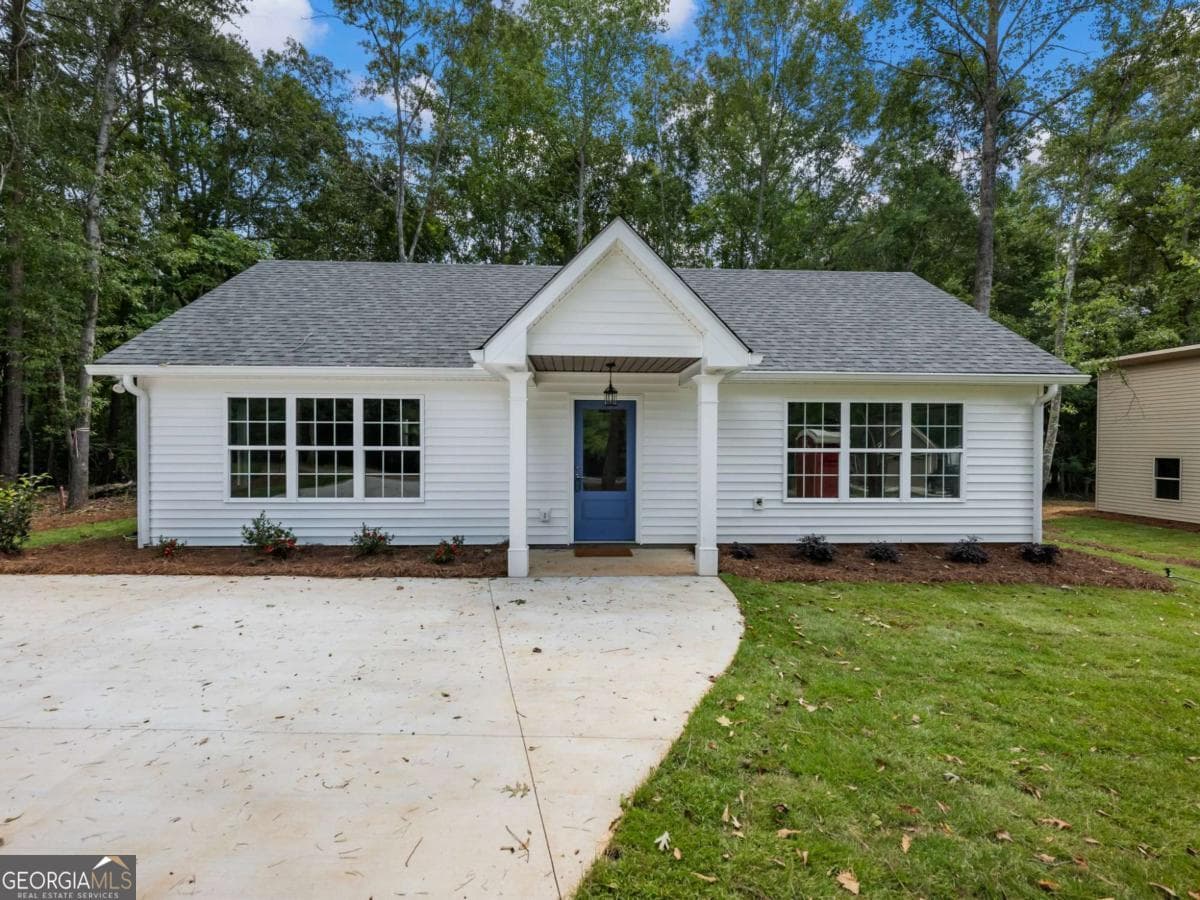 2 bedroom, 2 bathroom, 1,008 sq ft single family residence for rent at 8079 Beachwood Drive, Murrayville, GA 30564 for $1,950 a month — photo 1 of 1