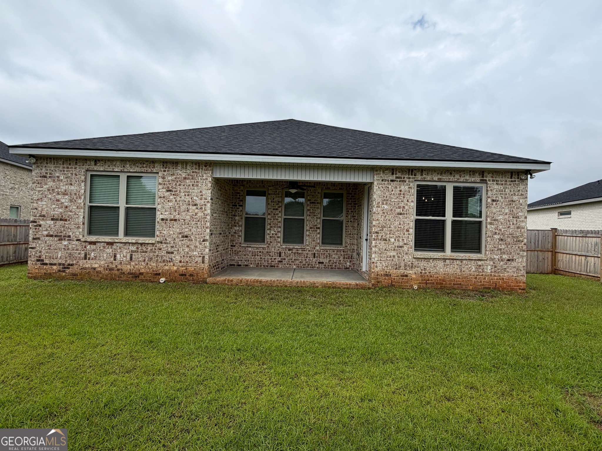 5 bedroom, 3 bathroom, 1,963 sq ft single family residence for sale at 417 Otters Ridge Drive, Kathleen, GA 31047 — photo 7