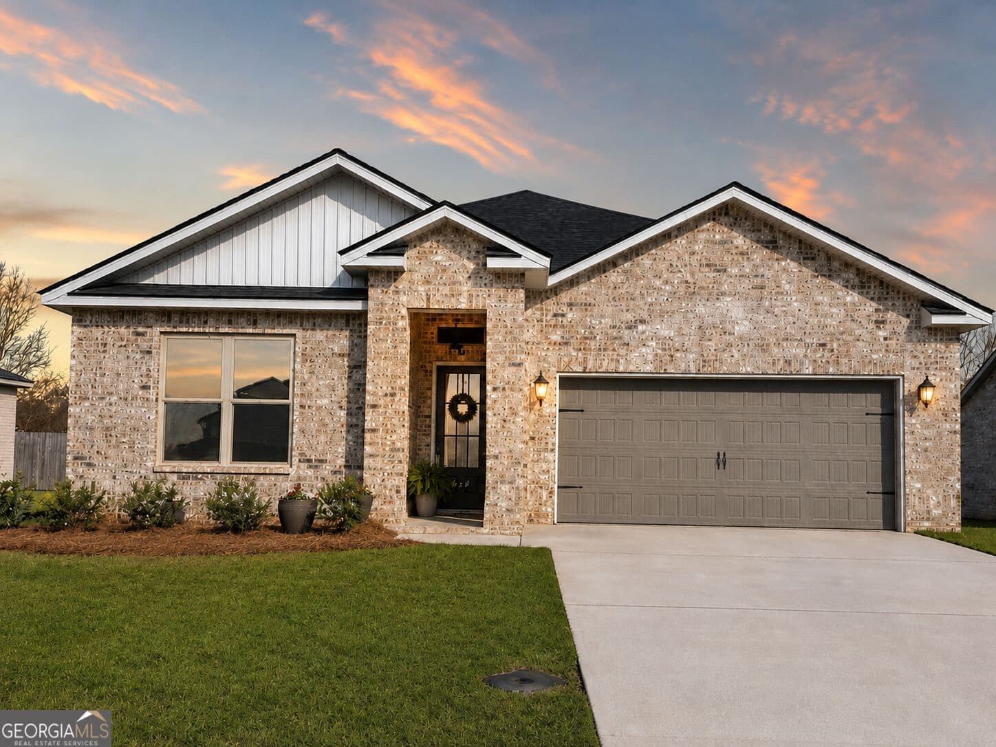 5 bedroom, 3 bathroom, 1,963 sq ft single family residence for sale at 417 Otters Ridge Drive, Kathleen, GA 31047 — photo 1 of 62