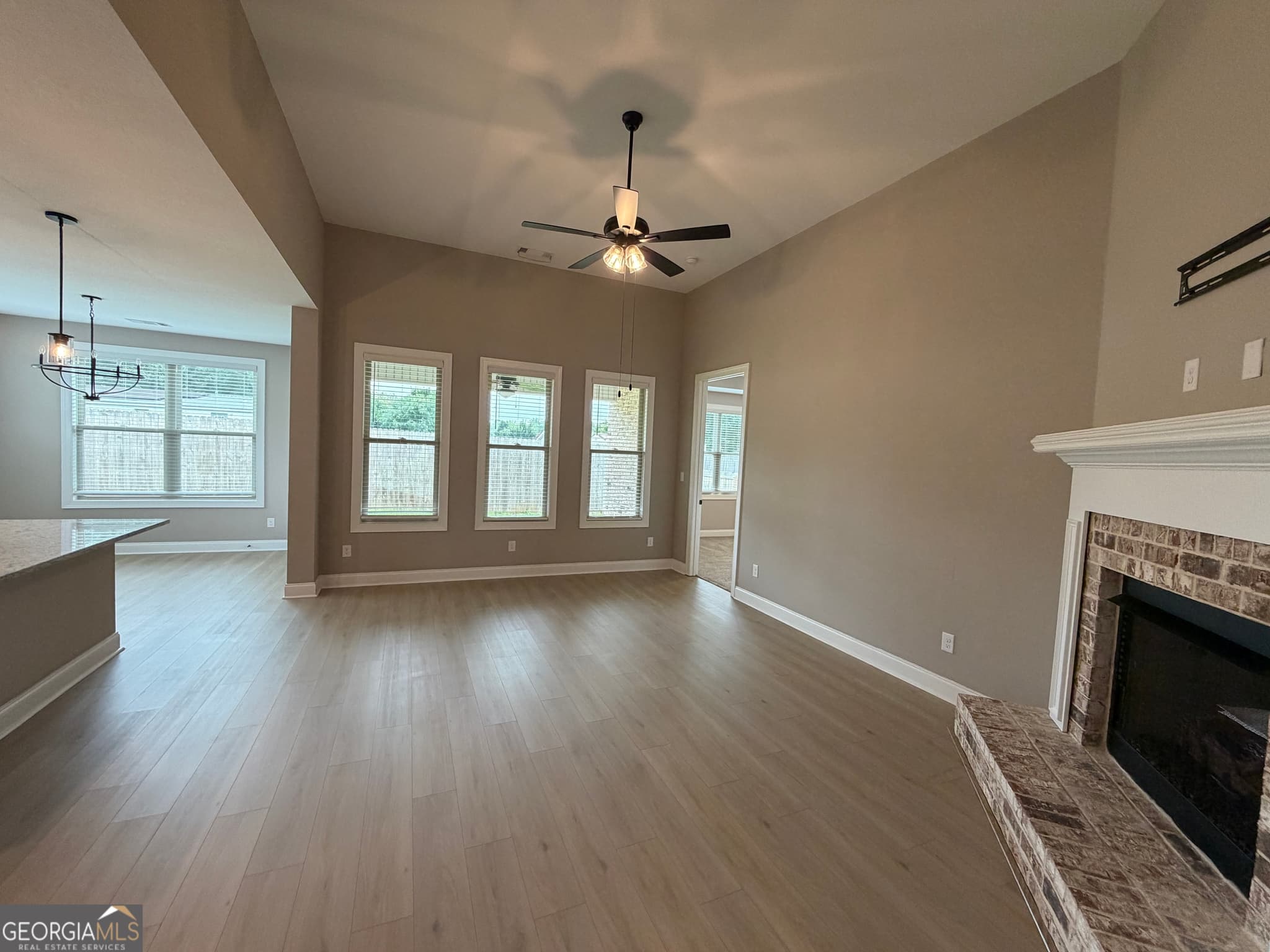 5 bedroom, 3 bathroom, 1,963 sq ft single family residence for sale at 417 Otters Ridge Drive, Kathleen, GA 31047 — photo 5