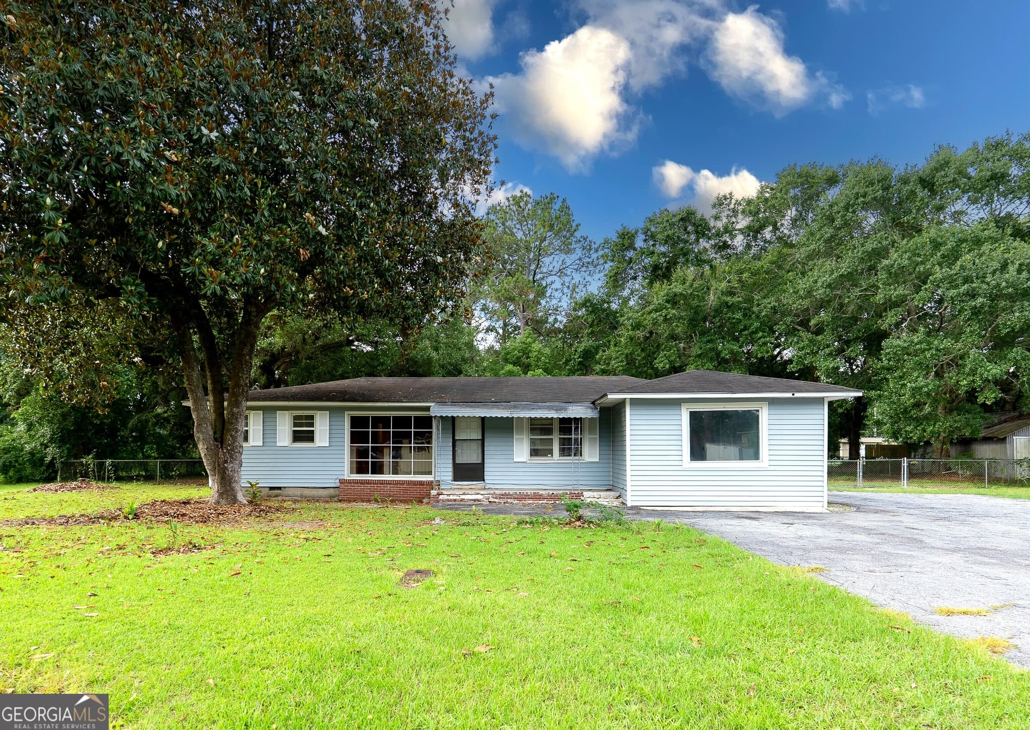 3 bedroom, 2 bathroom, 1,626 sq ft single family residence for sale at 290 McRee Drive, Camilla, GA 31730 — photo 4