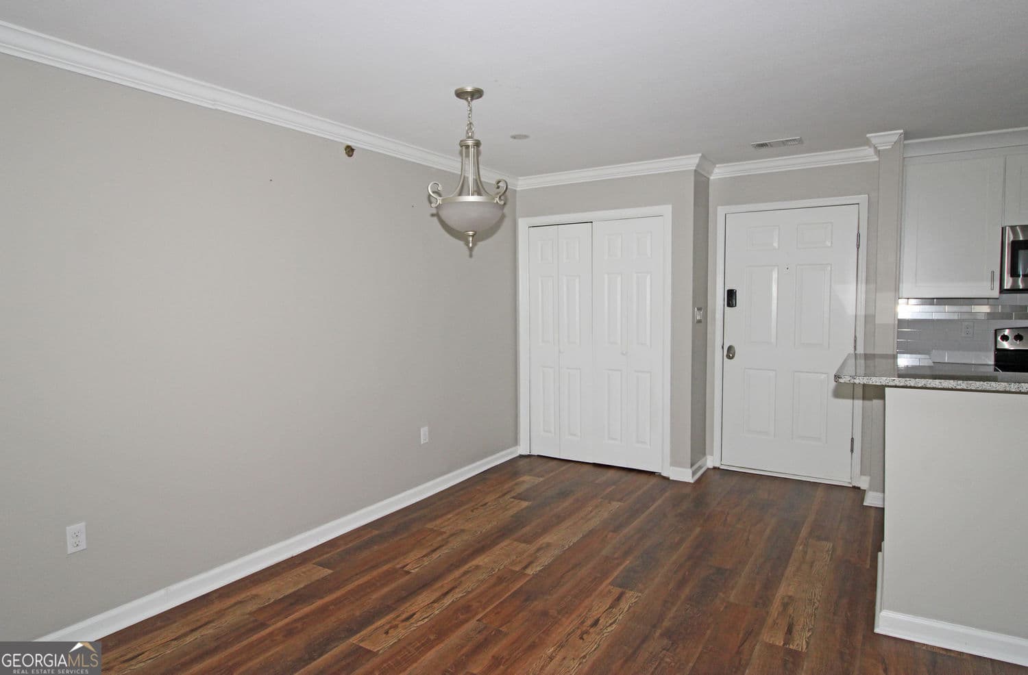 1 bedroom, 1 bathroom, 816 sq ft condominium for sale at 1106 Highland Bluff Drive 106, Atlanta, GA 30339 — photo 5