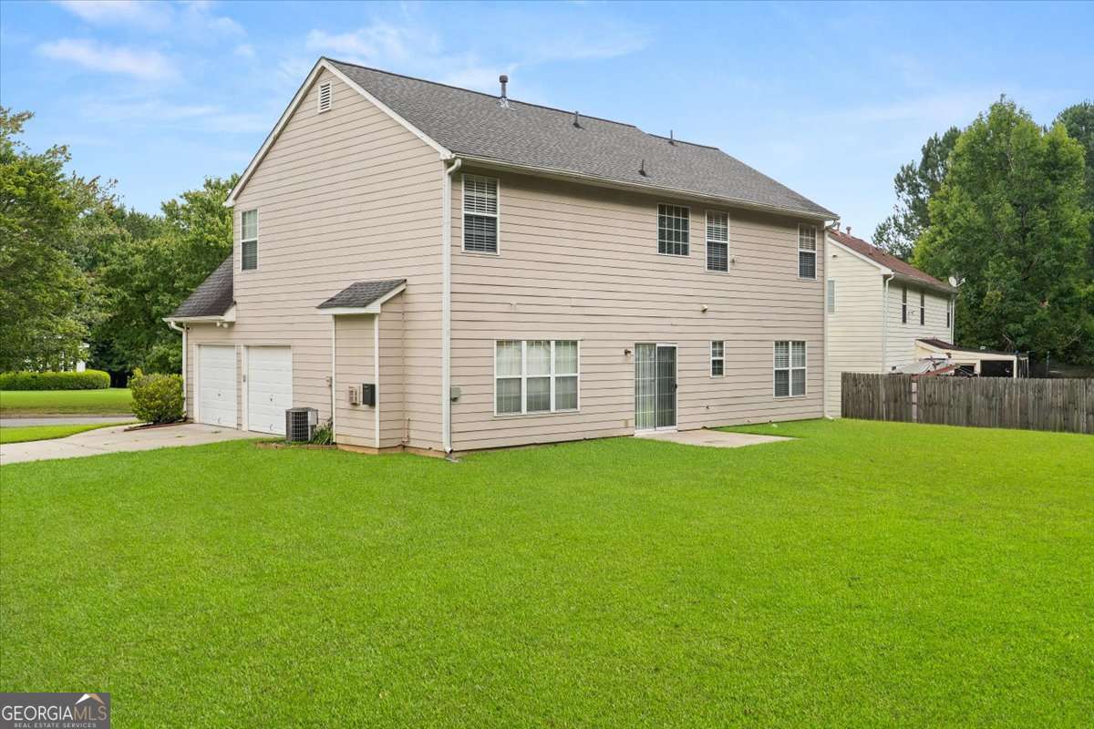 3 bedroom, 2.5 bathroom, 2,062 sq ft single family residence for rent at 7648 Cozy Lane, South Fulton, GA 30213 for $2,450 a month — photo 4