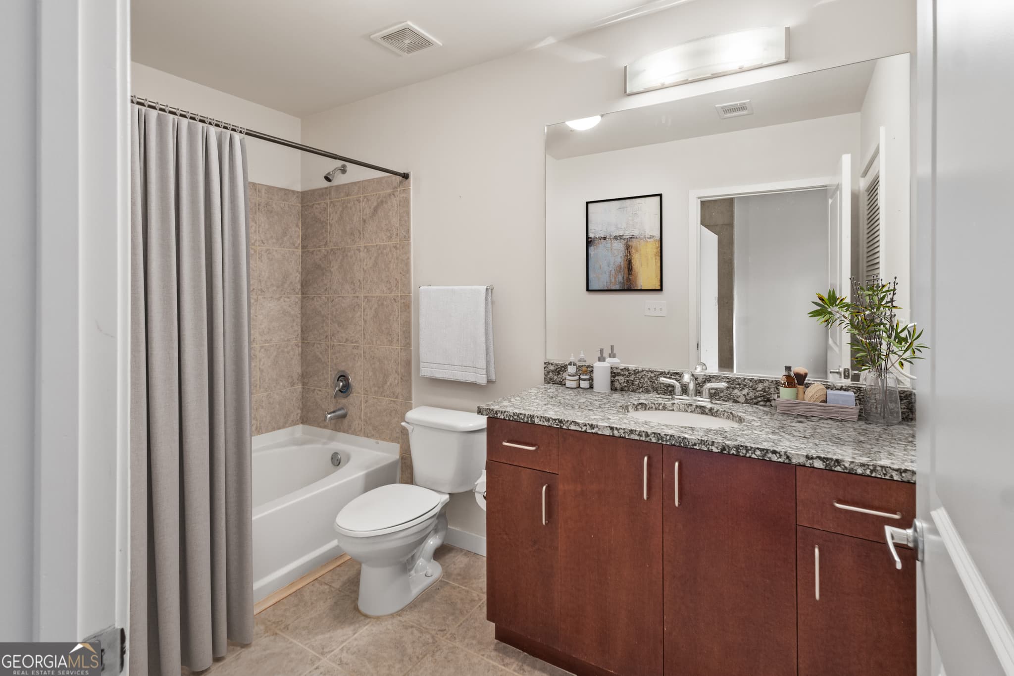 1 bedroom, 1 bathroom, 792 sq ft condominium for sale at 250 Pharr Road 514, Atlanta, GA 30305 — photo 6