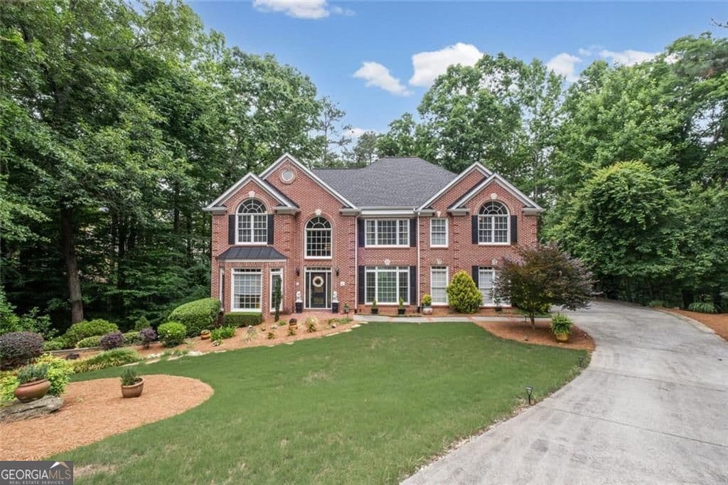 5 bedroom, 5 bathroom, 5,044 sq ft single family residence for sale at 480 Fawn Glen Drive, Roswell, GA 30075 — photo 2