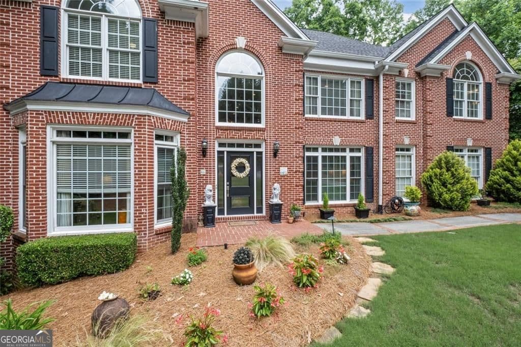 5 bedroom, 5 bathroom, 5,044 sq ft single family residence for sale at 480 Fawn Glen Drive, Roswell, GA 30075 — photo 4