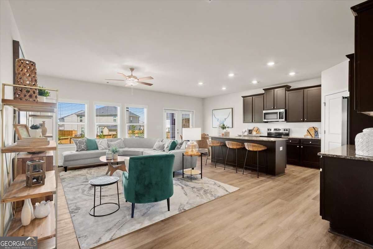 4 bedroom, 2.5 bathroom, 1,854 sq ft townhouse for sale at 821 Leraes Way, Loganville, GA 30052 — photo 5