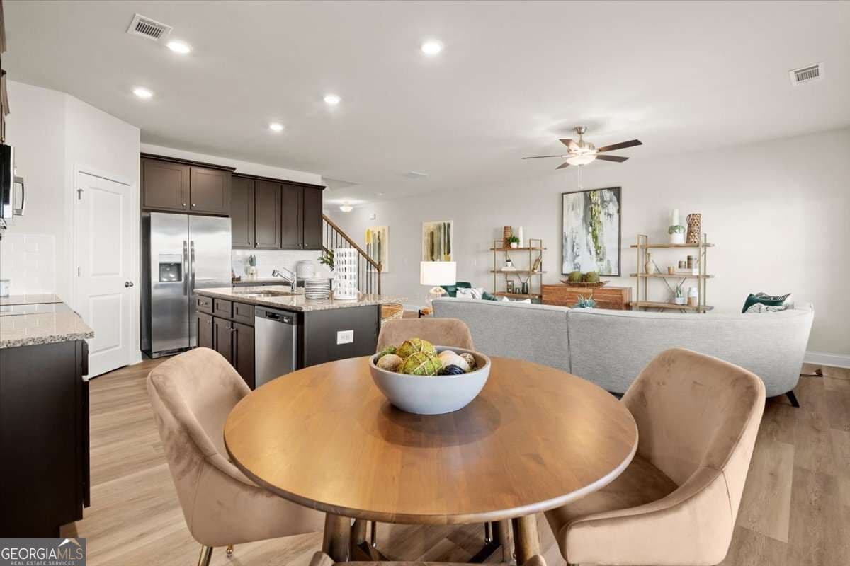 4 bedroom, 2.5 bathroom, 1,854 sq ft townhouse for sale at 821 Leraes Way, Loganville, GA 30052 — photo 8