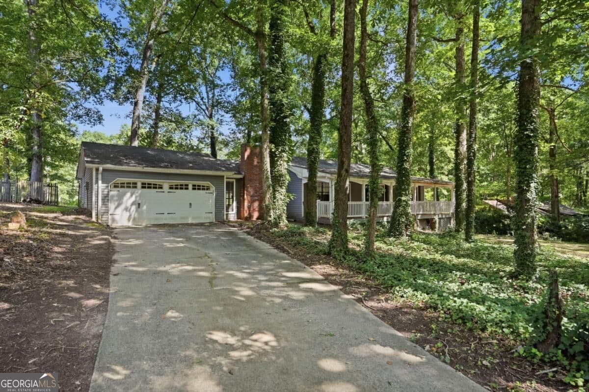 3 bedroom, 2 bathroom, 1,370 sq ft single family residence for sale at 367 Bedford Street, Marietta, GA 30064 — photo 3