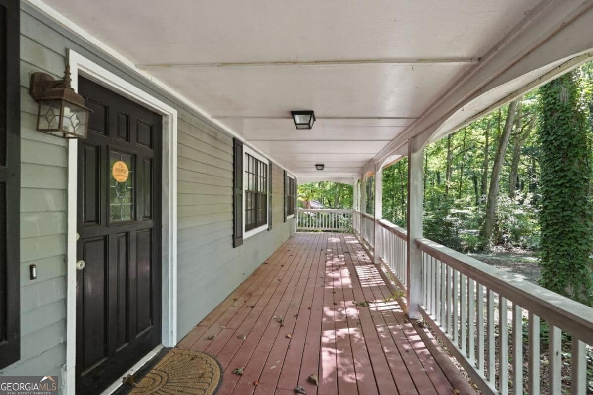 3 bedroom, 2 bathroom, 1,370 sq ft single family residence for sale at 367 Bedford Street, Marietta, GA 30064 — photo 4