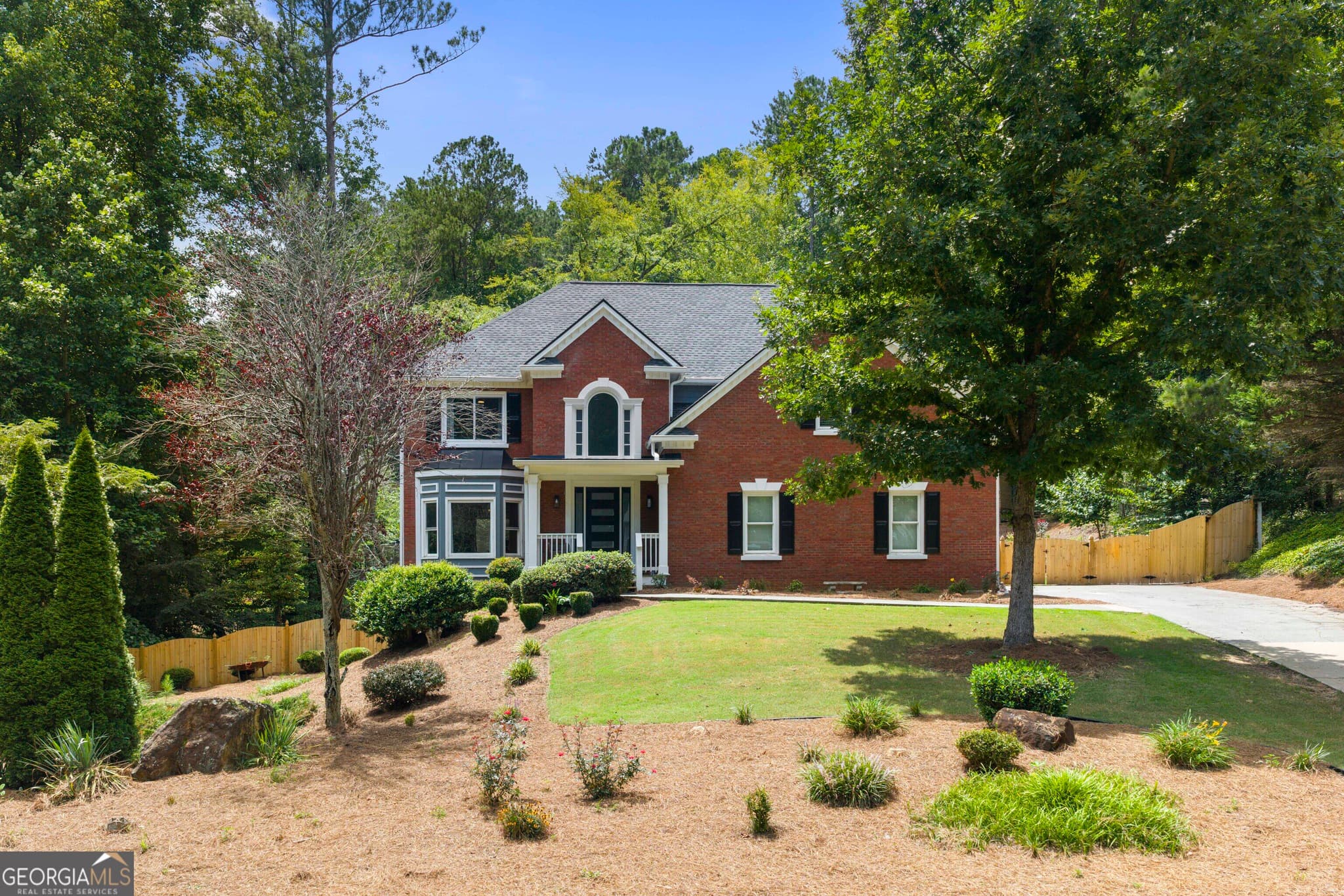 5 bedroom, 3.5 bathroom, 3,775 sq ft single family residence for sale at 1313 Pembridge Way, Kennesaw, GA 30152 — photo 3