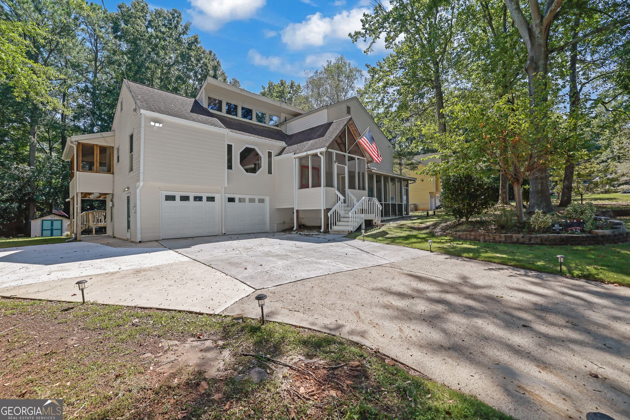 5 bedroom, 3 bathroom, 2,348 sq ft single family residence for sale at 3956 Viewpoint Court, Marietta, GA 30066 — photo 1 of 20