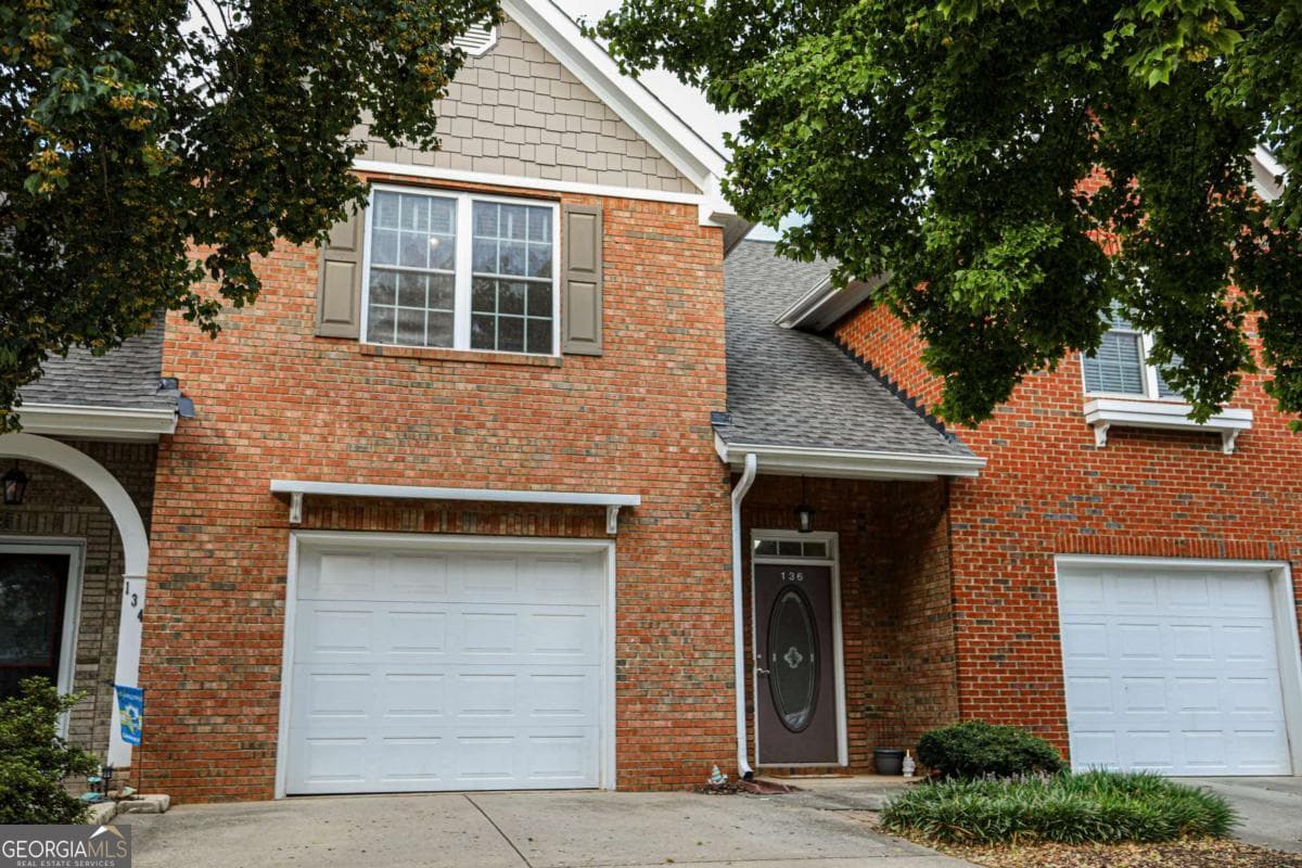 2 bedroom, 2.5 bathroom, 2,032 sq ft condominium for sale at 136 Wisteria Drive, Winder, GA 30680 — photo 2