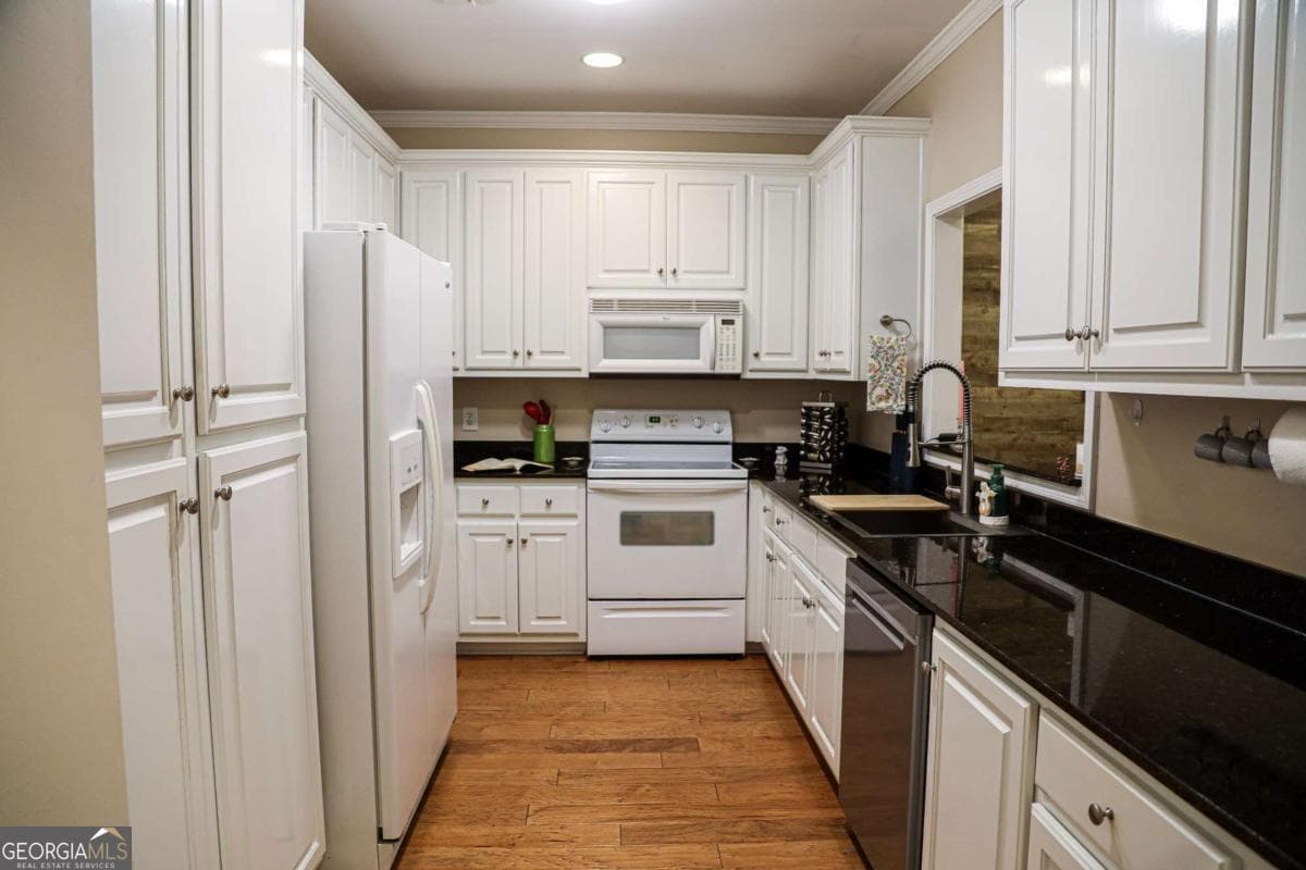 2 bedroom, 2.5 bathroom, 2,032 sq ft condominium for sale at 136 Wisteria Drive, Winder, GA 30680 — photo 7