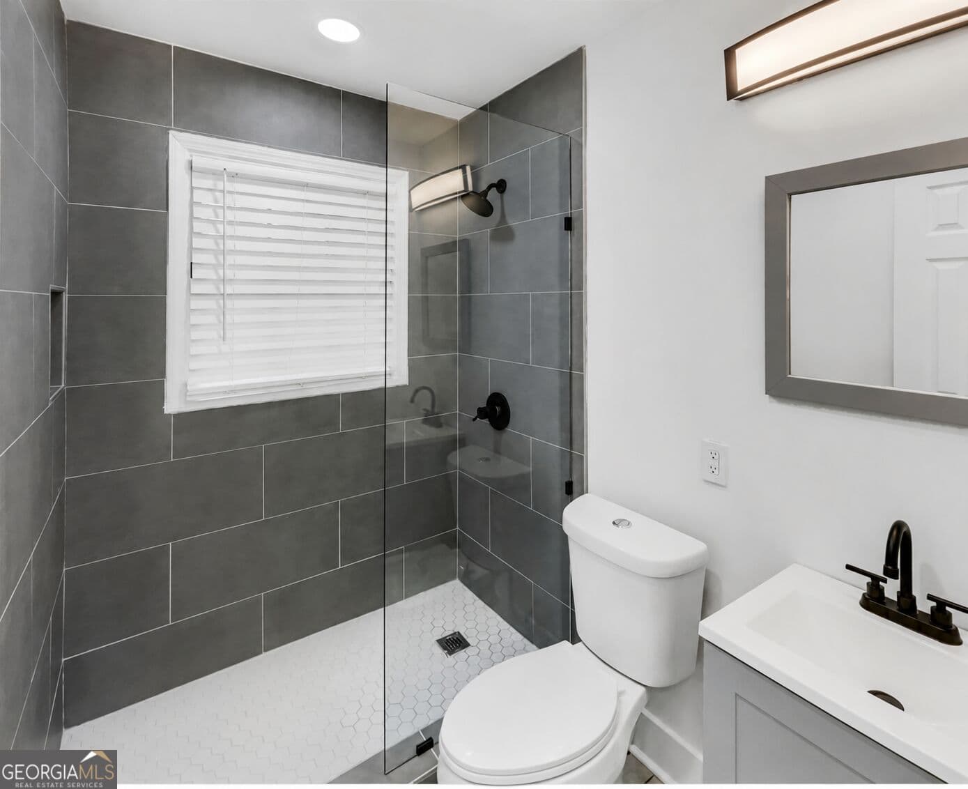 3 bedroom, 2 bathroom, 1,046 sq ft single family residence for rent at 136 Victor Circle, Atlanta, GA 30314 for $2,000 a month — photo 10