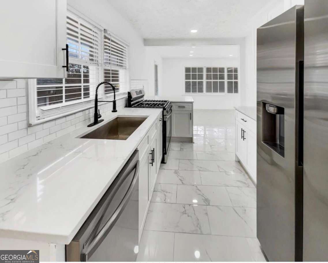3 bedroom, 2 bathroom, 1,046 sq ft single family residence for rent at 136 Victor Circle, Atlanta, GA 30314 for $2,000 a month — photo 4