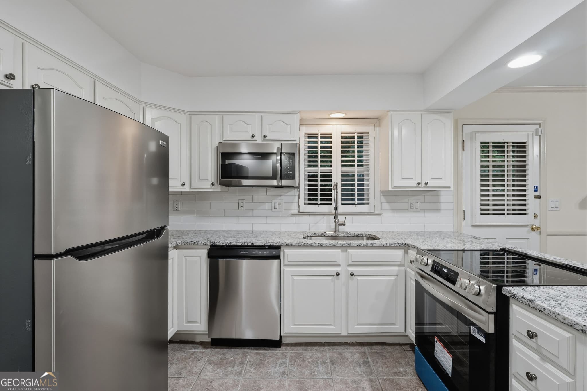 3 bedroom, 2 bathroom, 1,650 sq ft single family residence for sale at 3969 Briaridge Circle, Doraville, GA 30340 — photo 7
