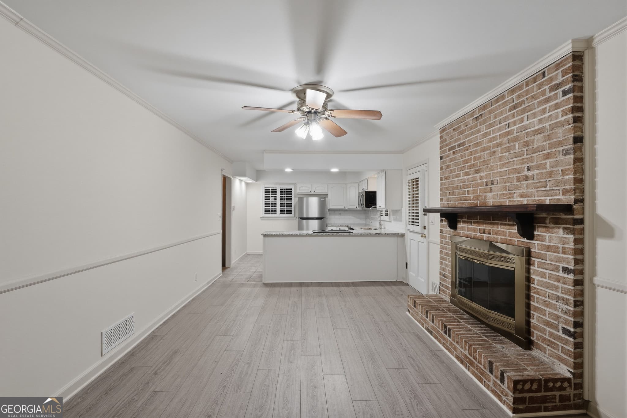 3 bedroom, 2 bathroom, 1,650 sq ft single family residence for sale at 3969 Briaridge Circle, Doraville, GA 30340 — photo 3