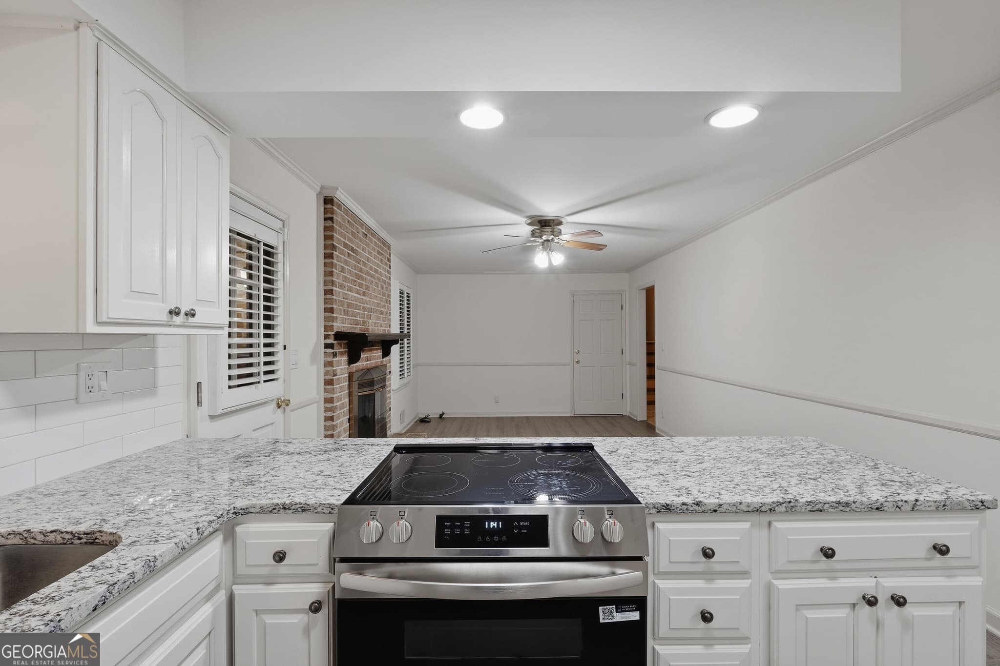 3 bedroom, 2 bathroom, 1,650 sq ft single family residence for sale at 3969 Briaridge Circle, Doraville, GA 30340 — photo 5