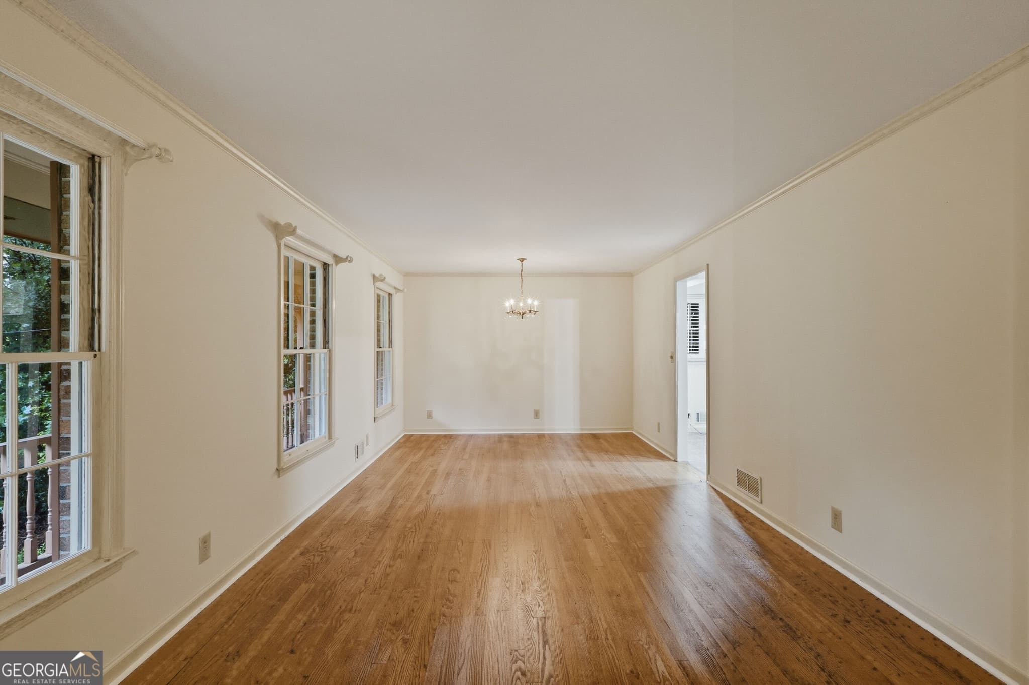 3 bedroom, 2 bathroom, 1,650 sq ft single family residence for sale at 3969 Briaridge Circle, Doraville, GA 30340 — photo 8