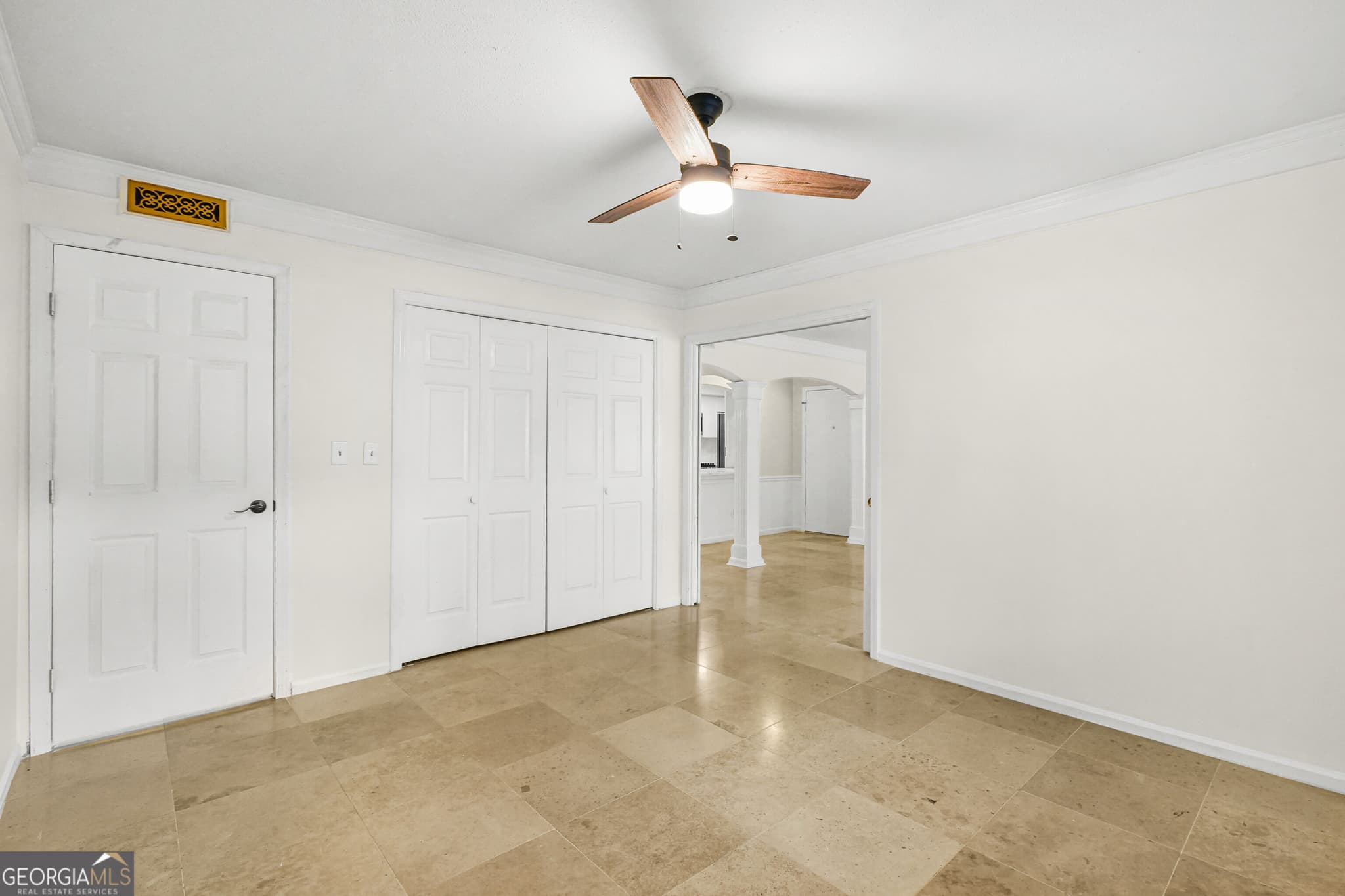 3 bedroom, 2 bathroom, 1,469 sq ft condominium for sale at 6851 Roswell Road M13, Sandy Springs, GA 30328 — photo 8